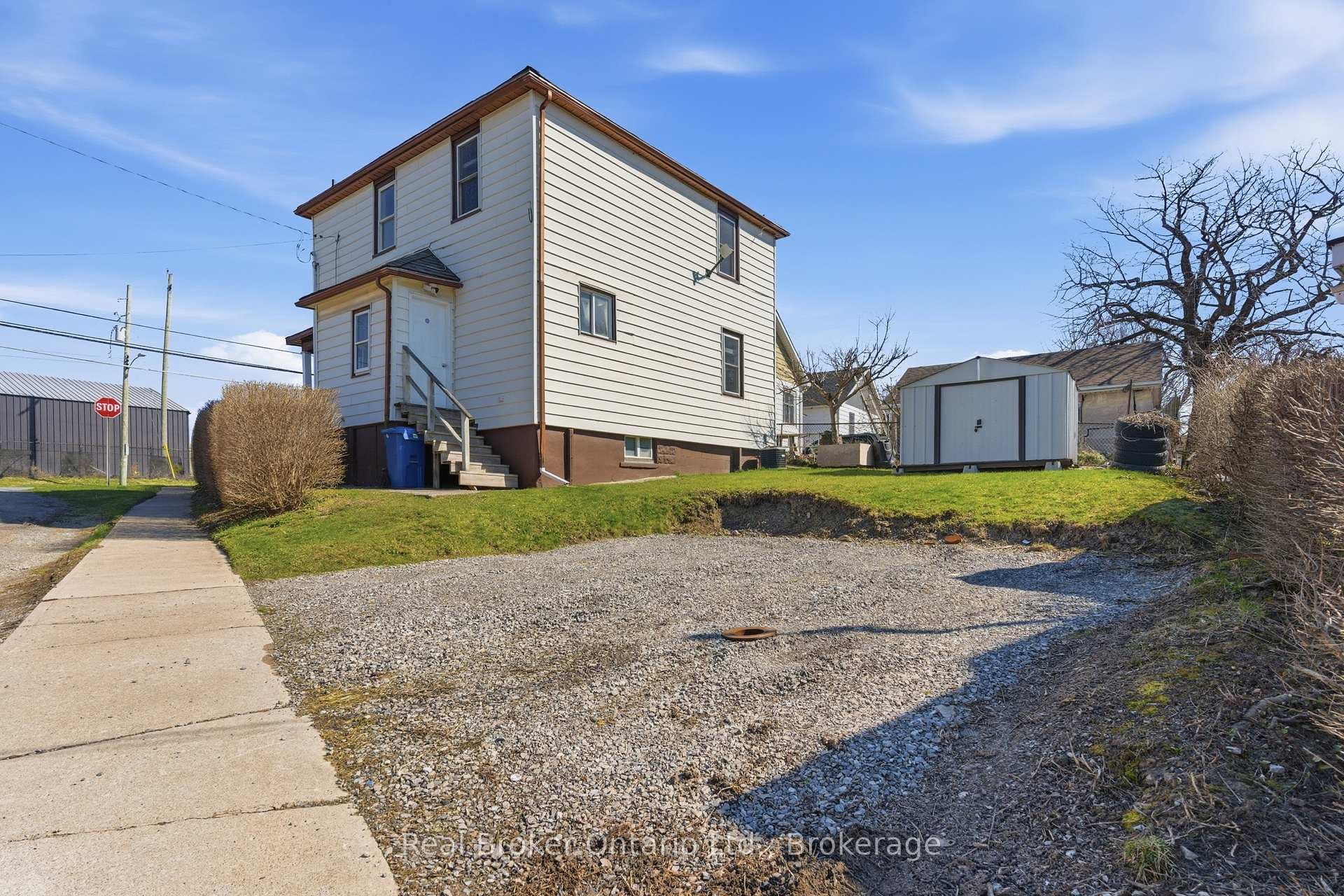 154 Niagara Falls Road photo 38