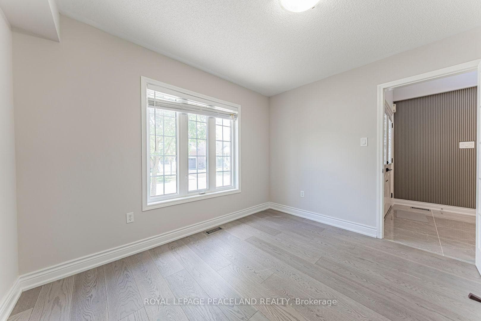 152 Flagstone Way photo 5