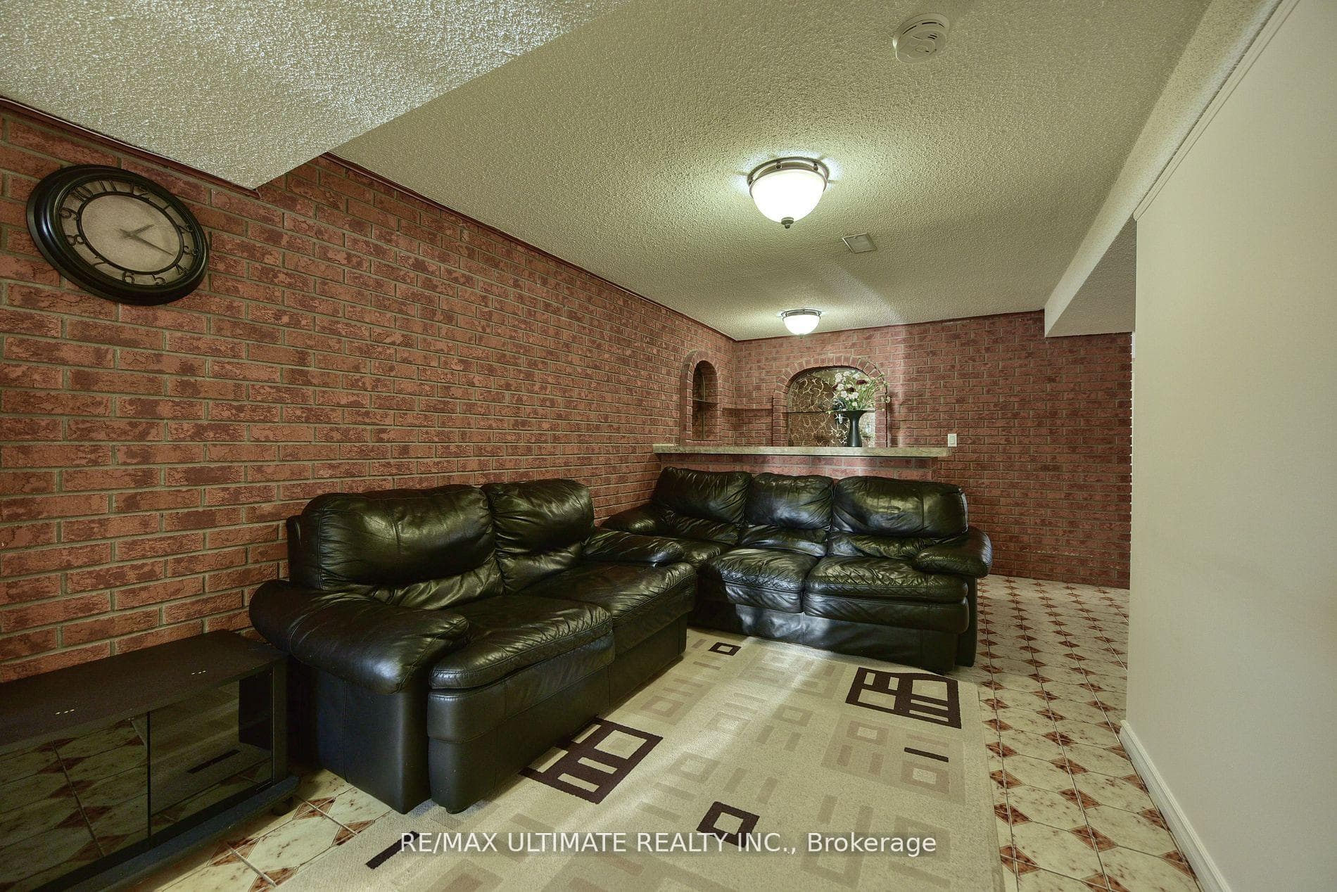 31 Whitburn Crescent Unit Bsmt photo 10
