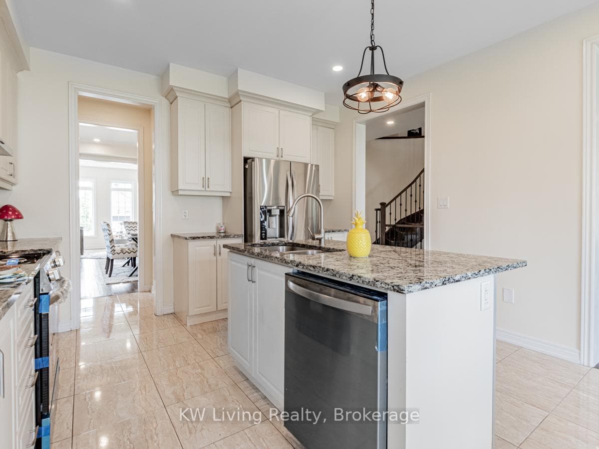 127 Copeland Crescent photo 14