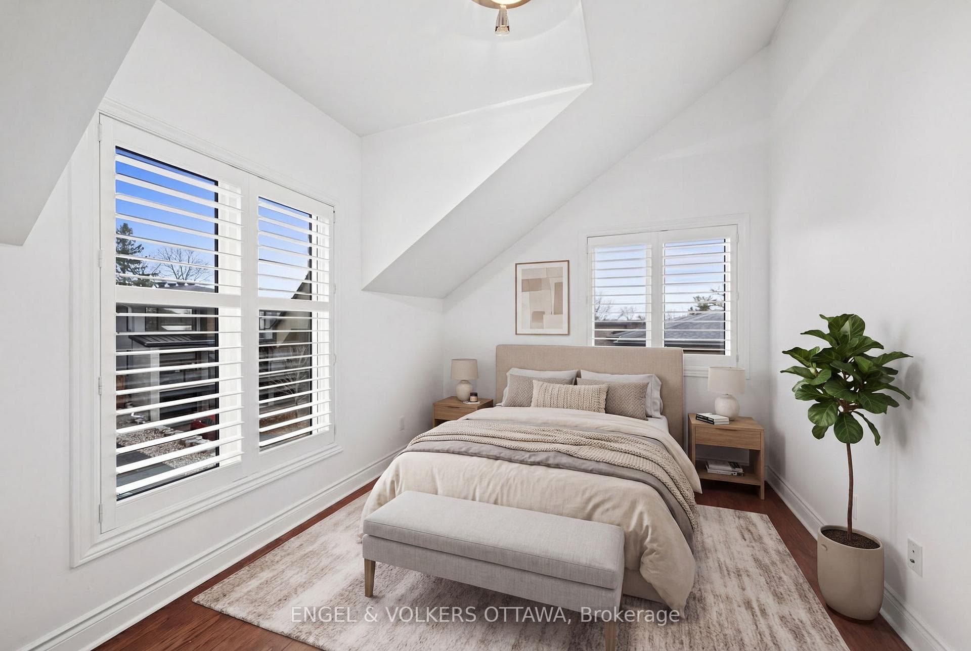 249 Atlantis Avenue photo 14