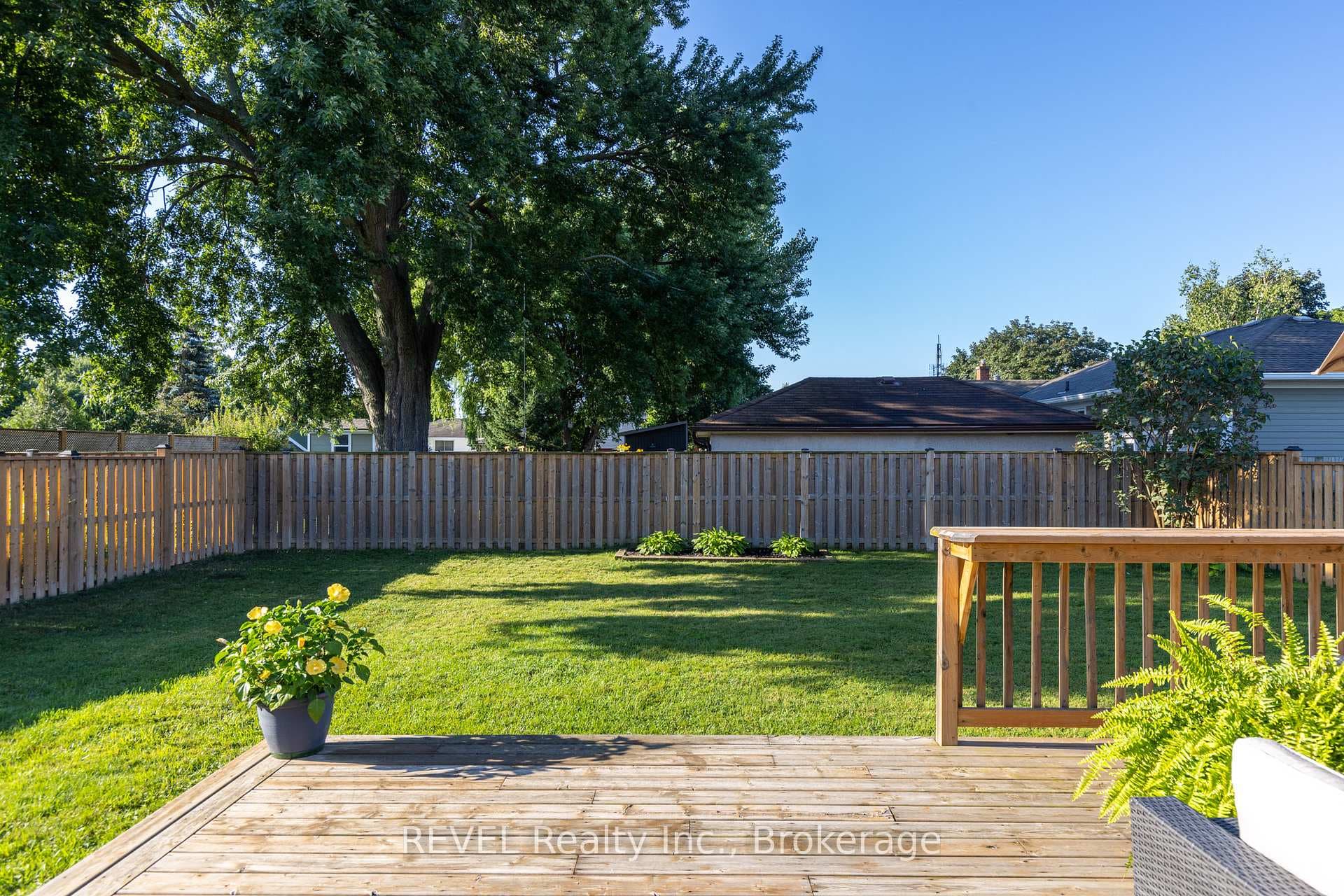 22 Tamarack Avenue photo 25