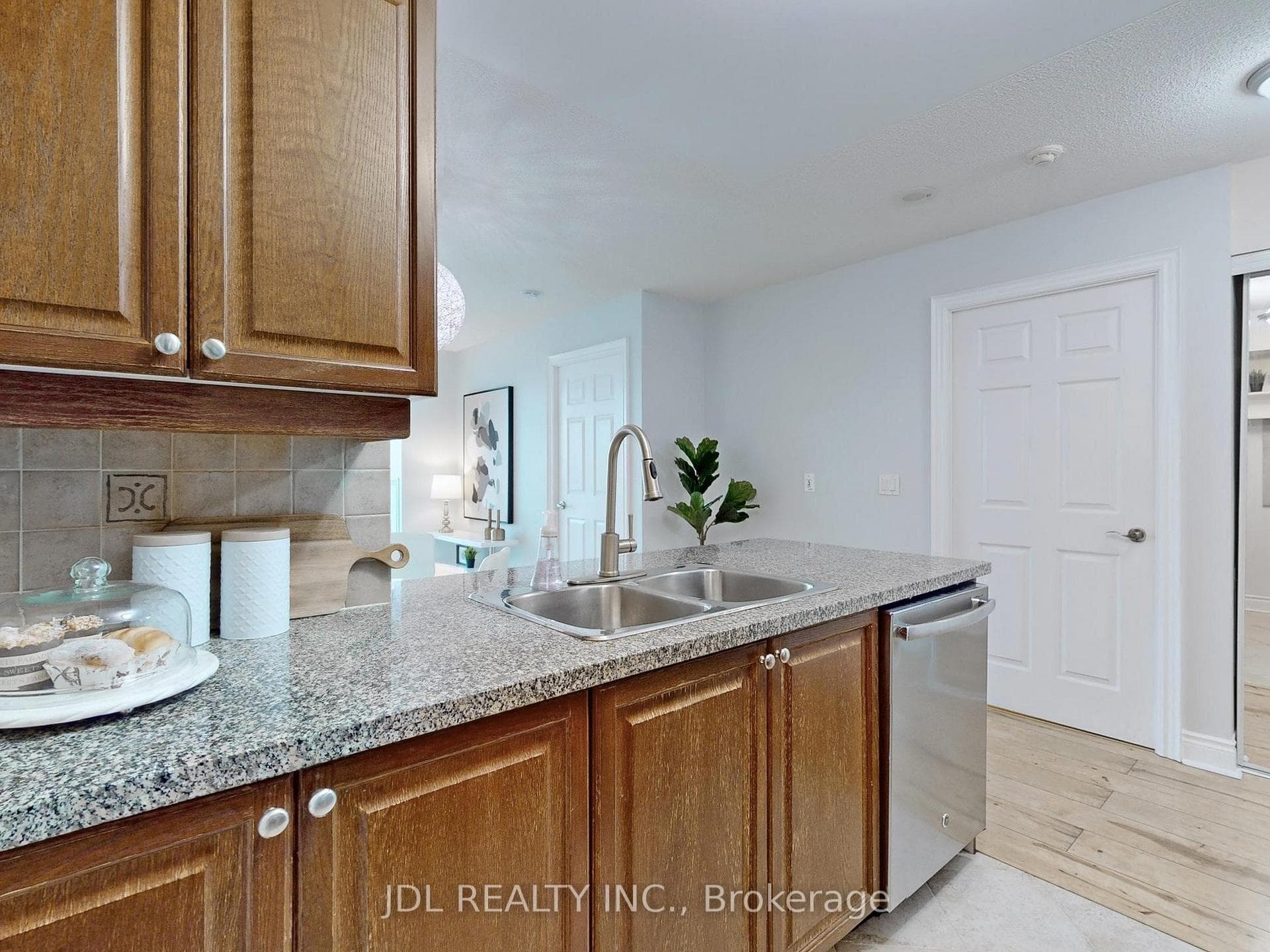 15 Greenview Avenue Unit 2207 photo 8