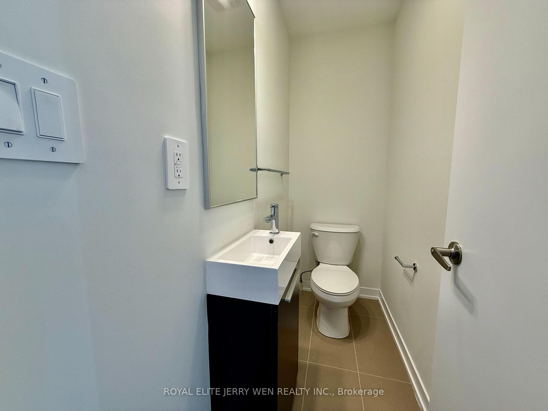 46 Green Gardens Boulevard photo 6