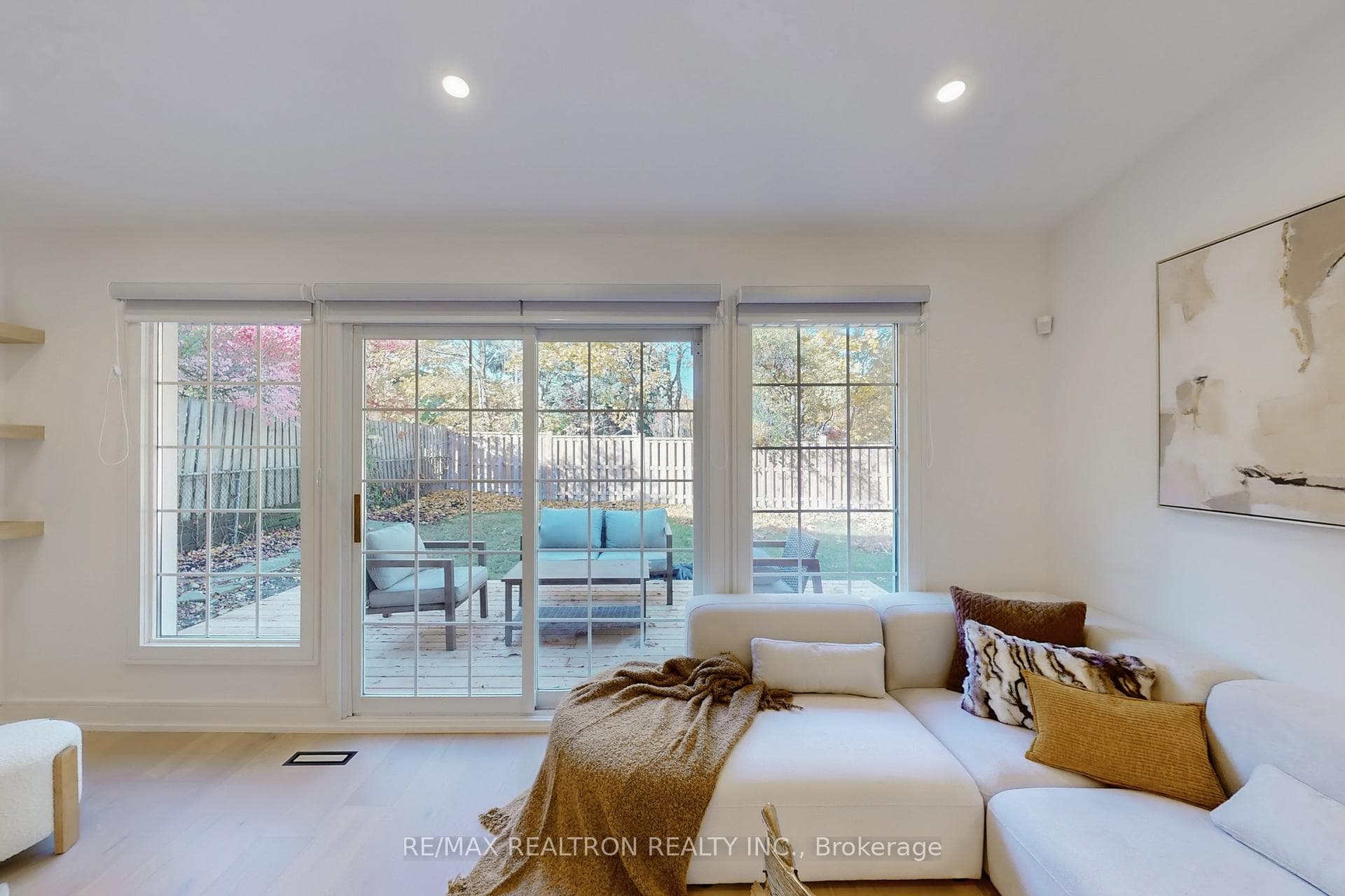 4115 Marigold Crescent photo 3
