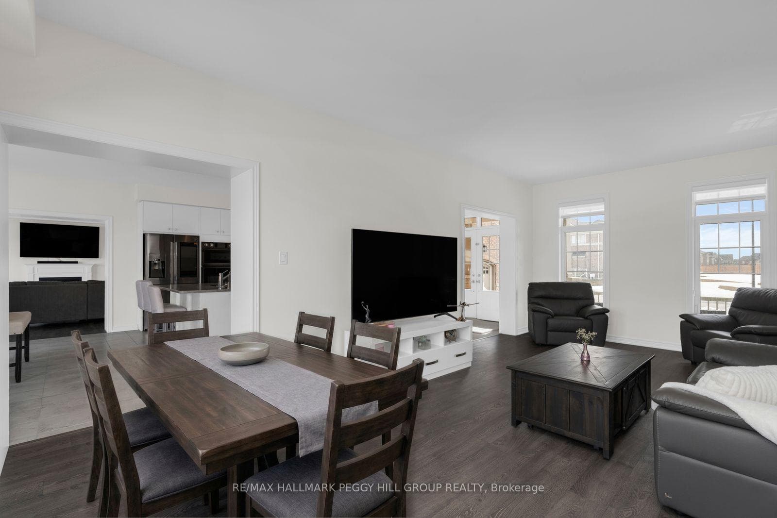 113 Rugman Crescent photo 4
