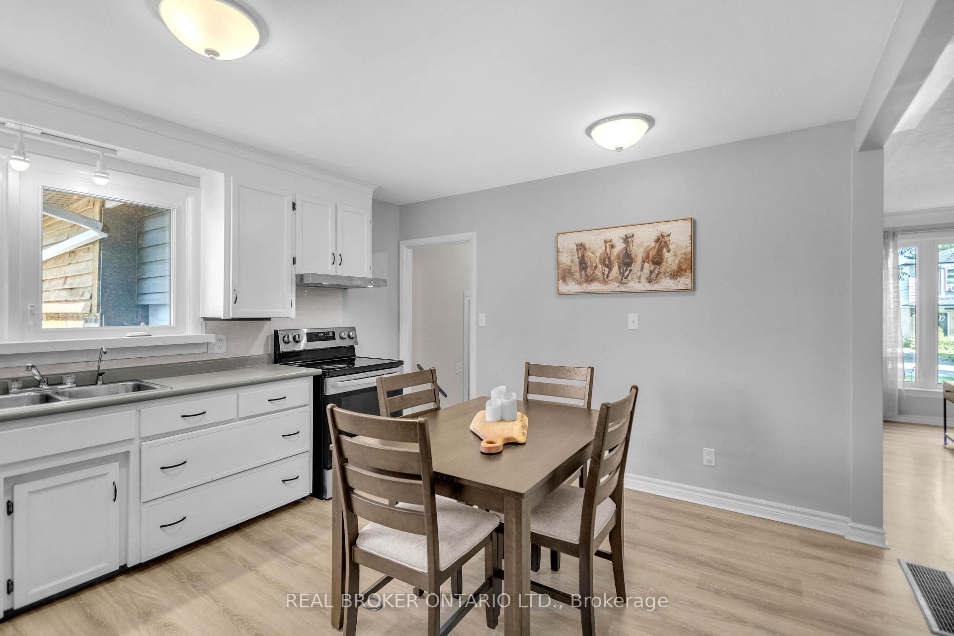 46 Dufferin Street photo 9