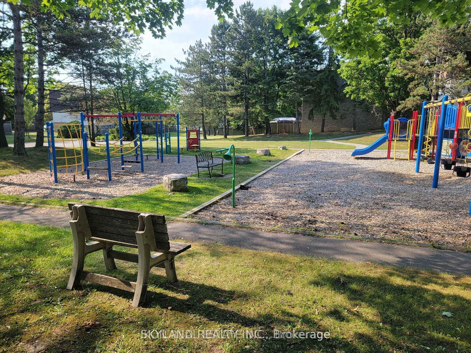 98 Henderson Drive photo 14