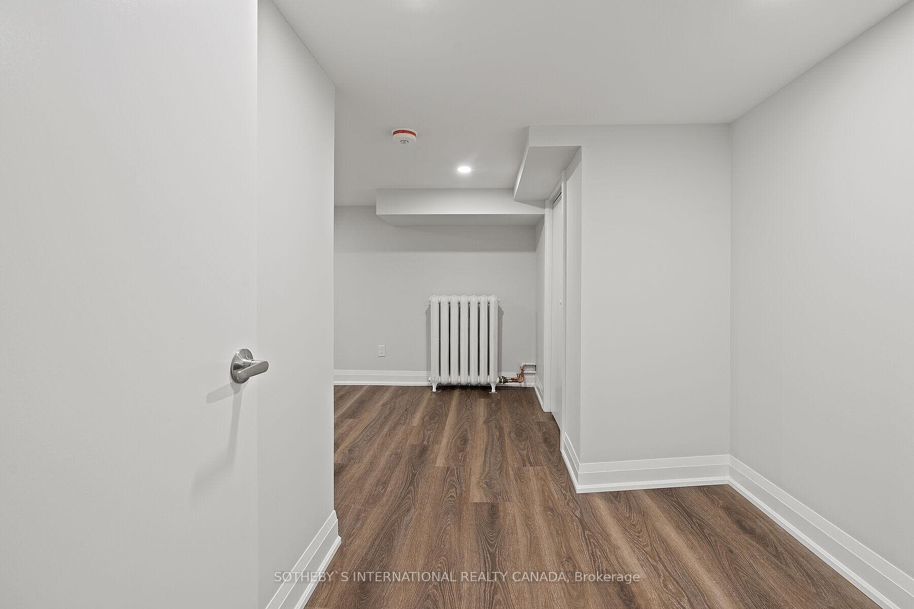 30 Strathgowan Avenue Unit Lower photo 10