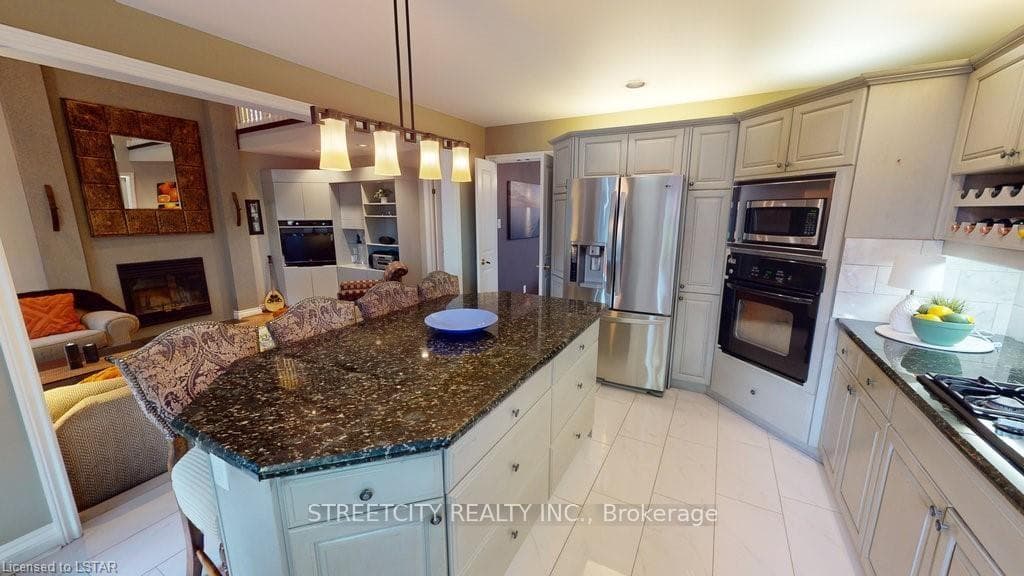 107 Carriage Hill Drive photo 9