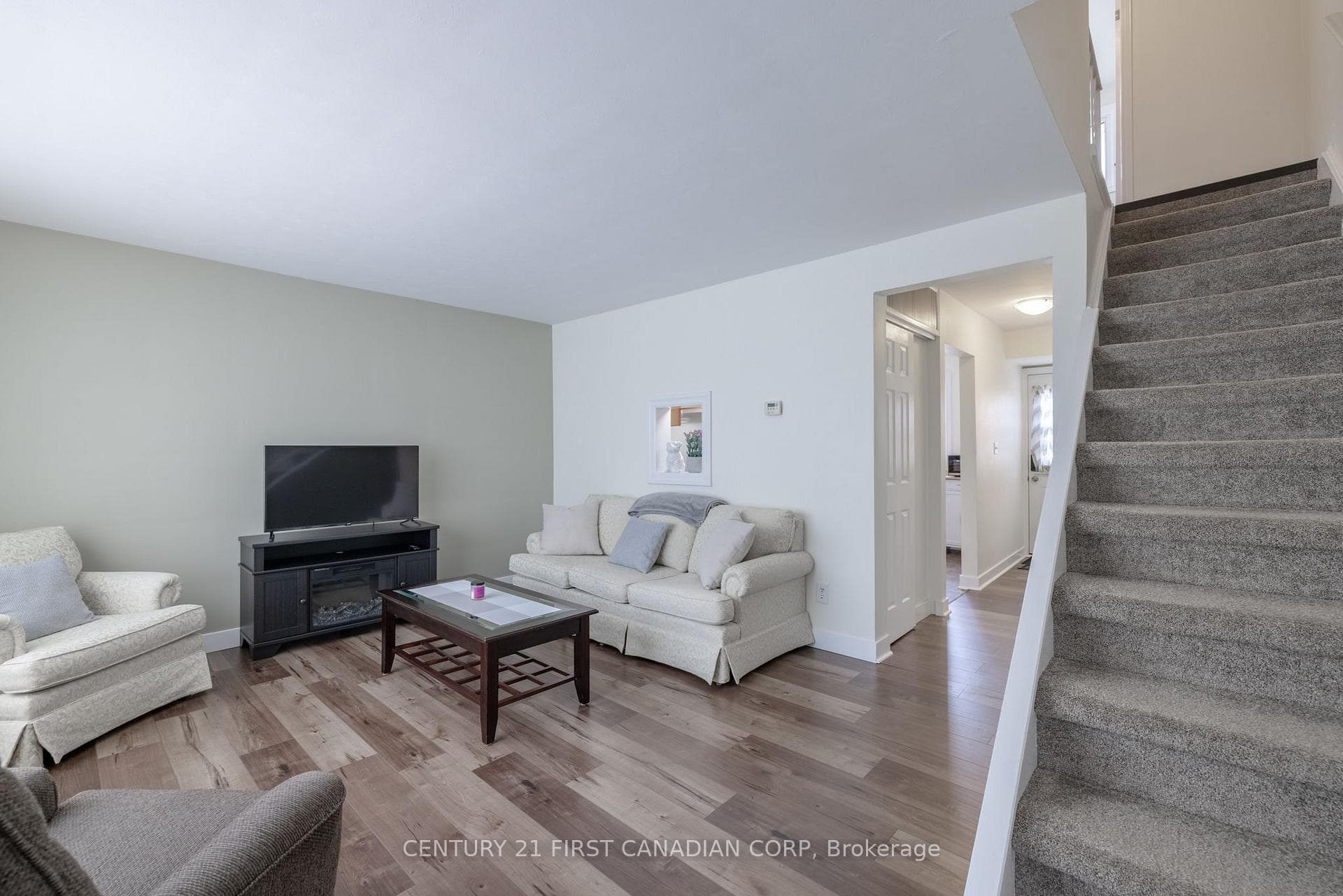 49 MCKELLAR Street photo 6