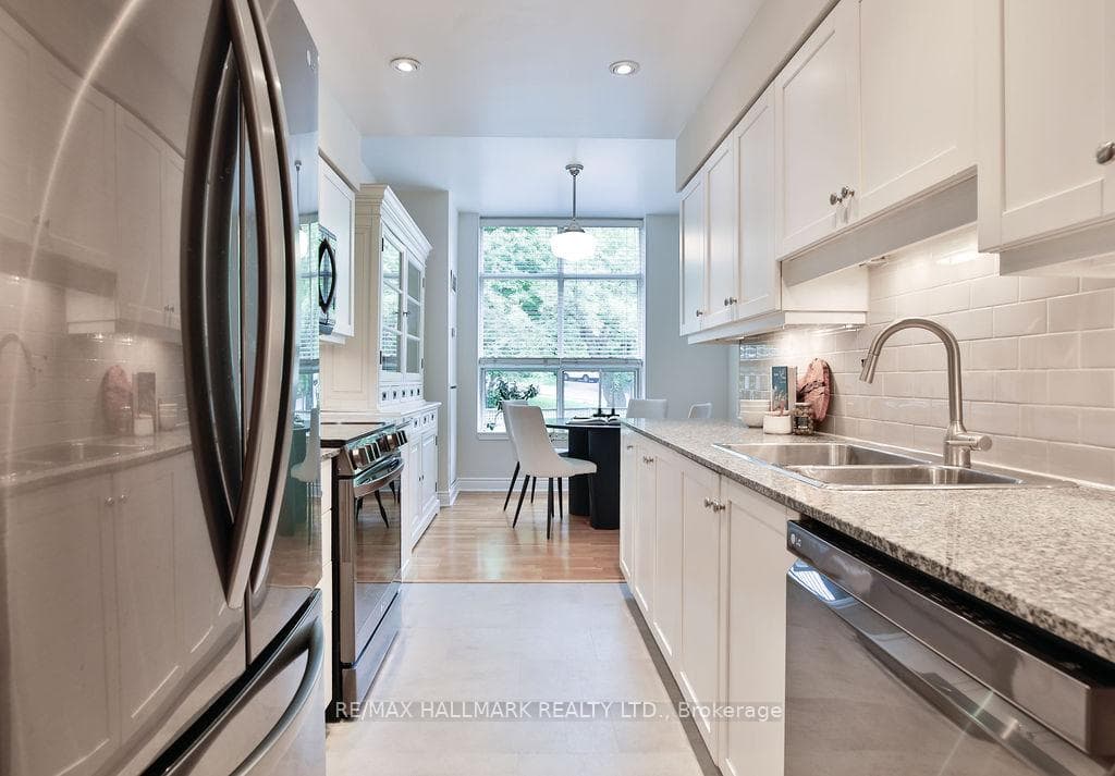 2511 Bloor Street Unit 203 photo 6