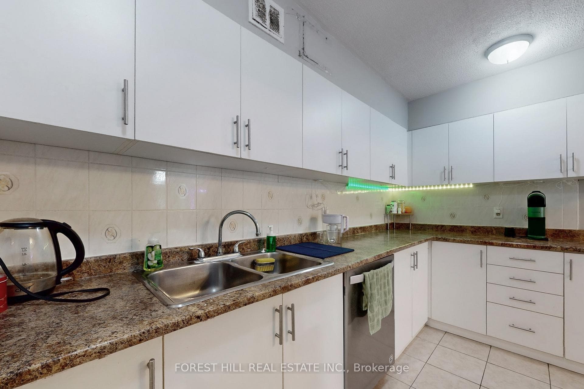 15 London Green Court Unit 308 photo 16