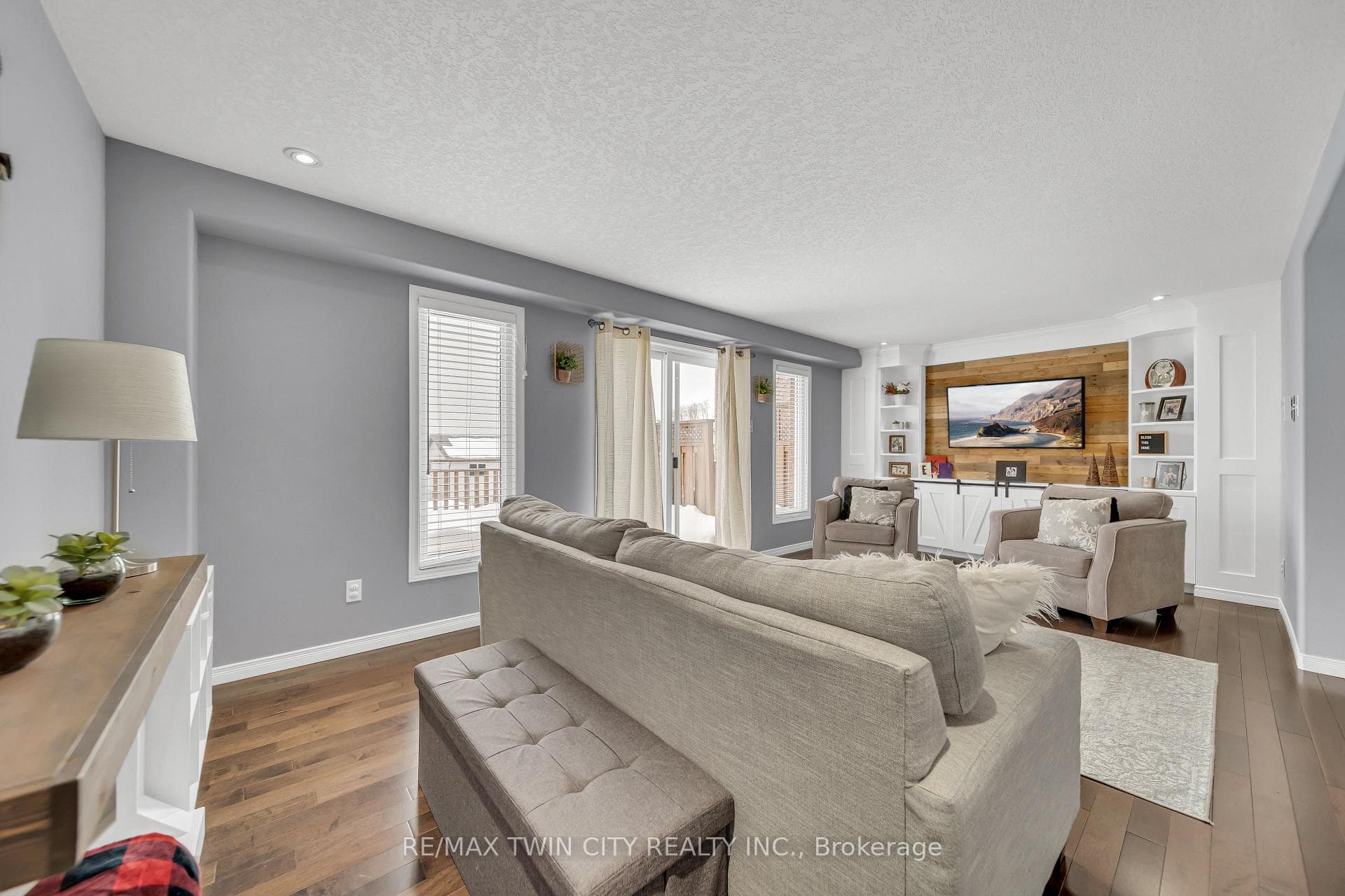 452 Activa Avenue photo 8