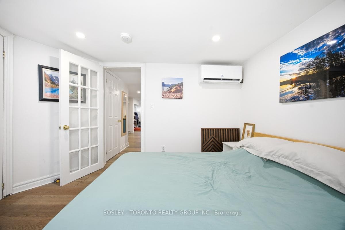 826 Carlaw Avenue Unit Lower photo 20