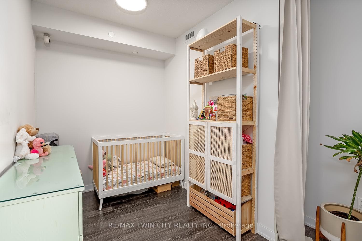 4085 PARKSIDE VILLAGE Drive Unit 1808 photo 19