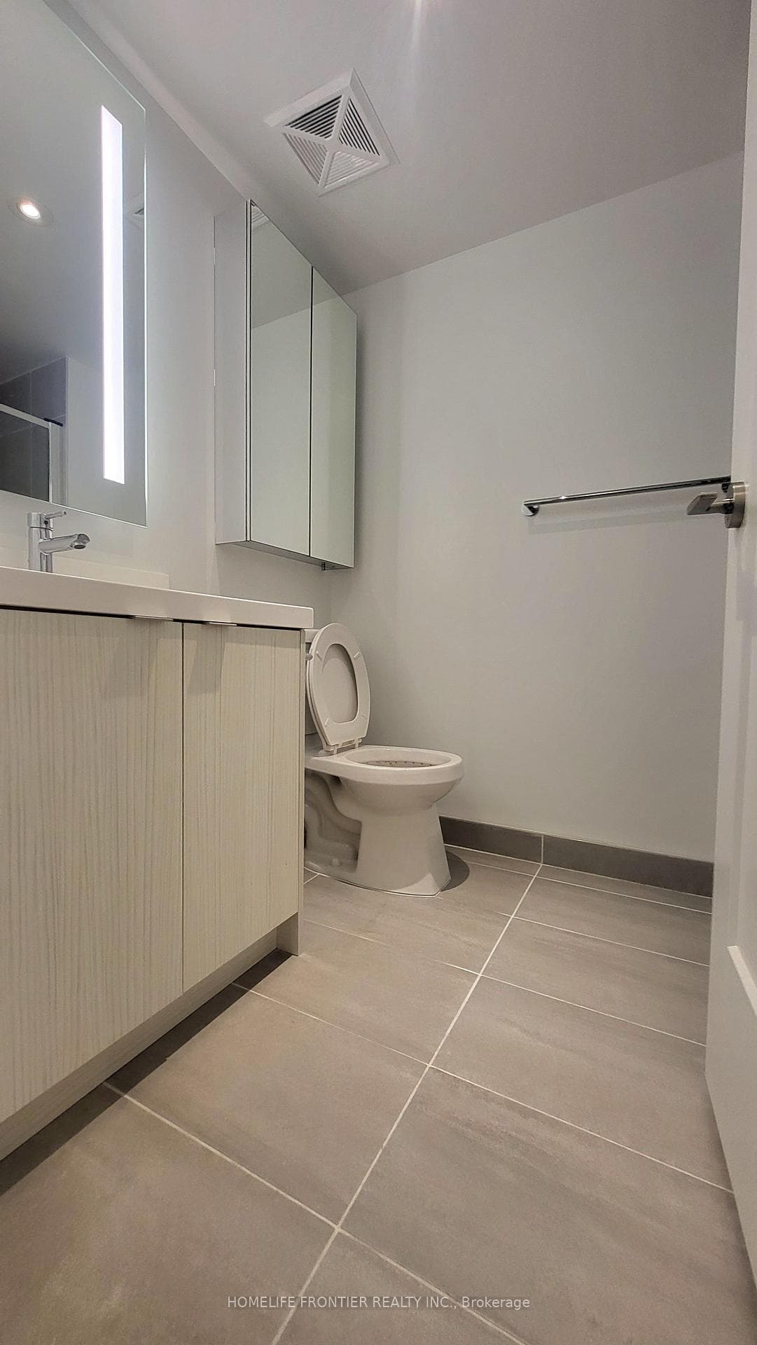 5 Mabelle Avenue Unit 1733 photo 8