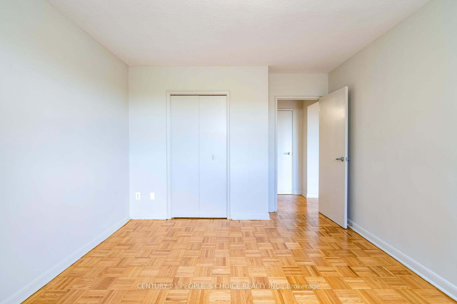 150 Culford Road Unit 507 photo 9