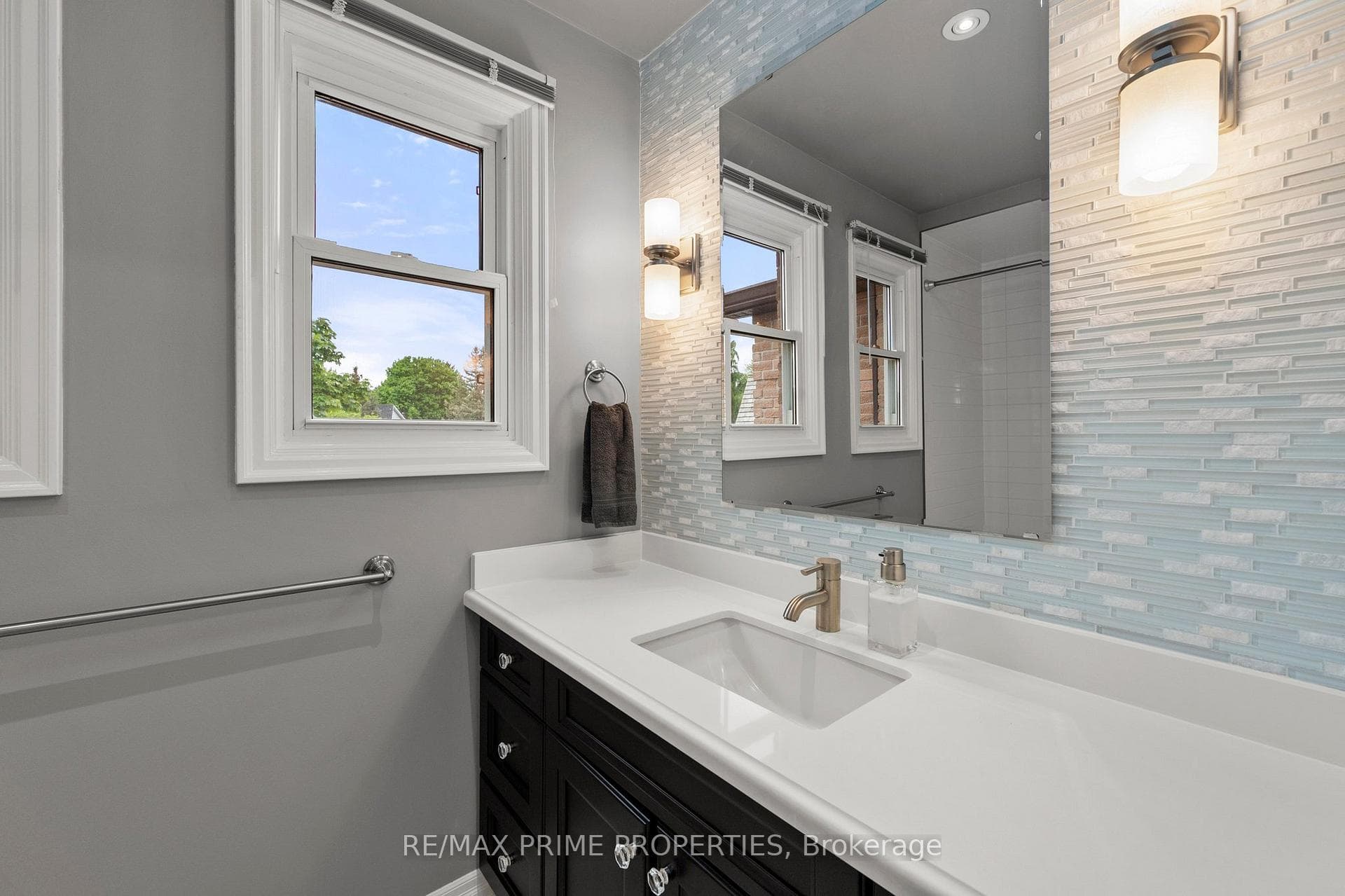 Main spa like bathroom 2nd floor