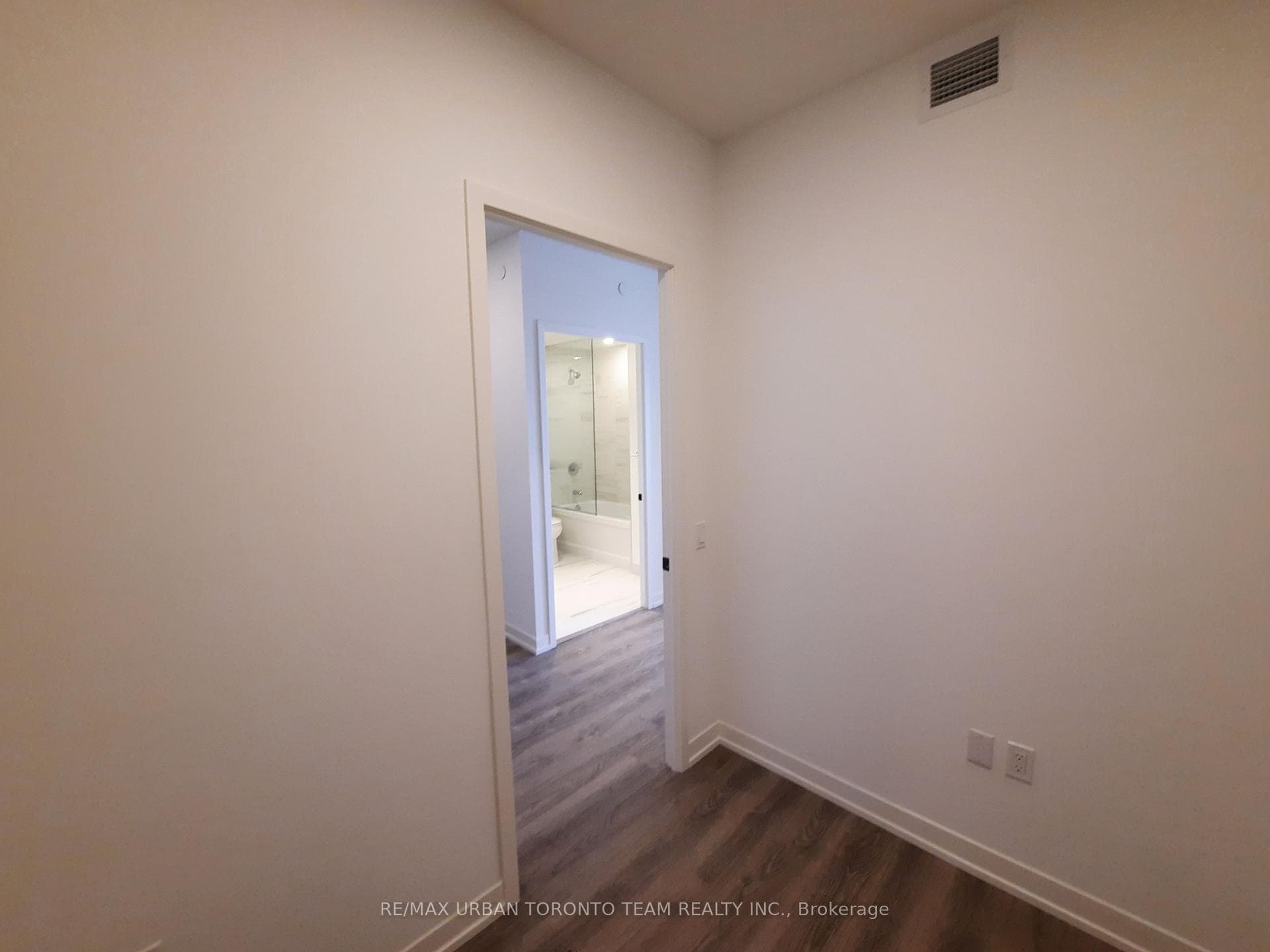 8 Interchange Way Unit 1815 photo 8