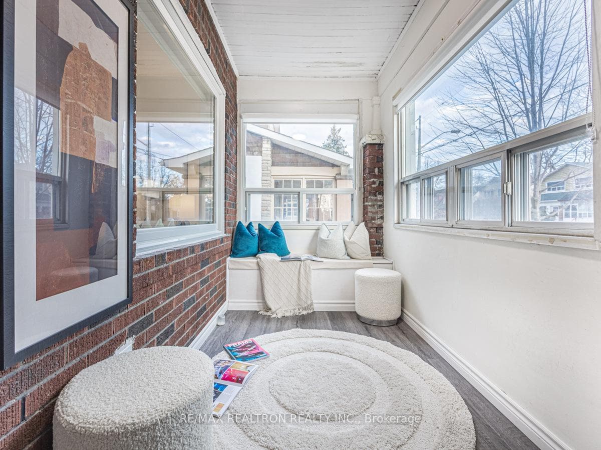 230 Queensdale Avenue photo 5