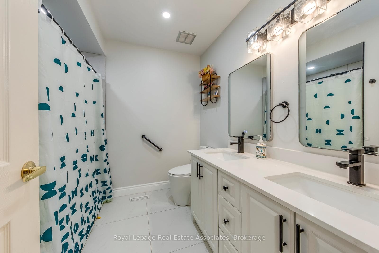37 Prouse Drive photo 28