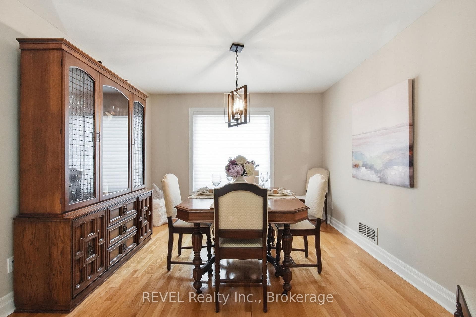 29 Stratton Crescent photo 9
