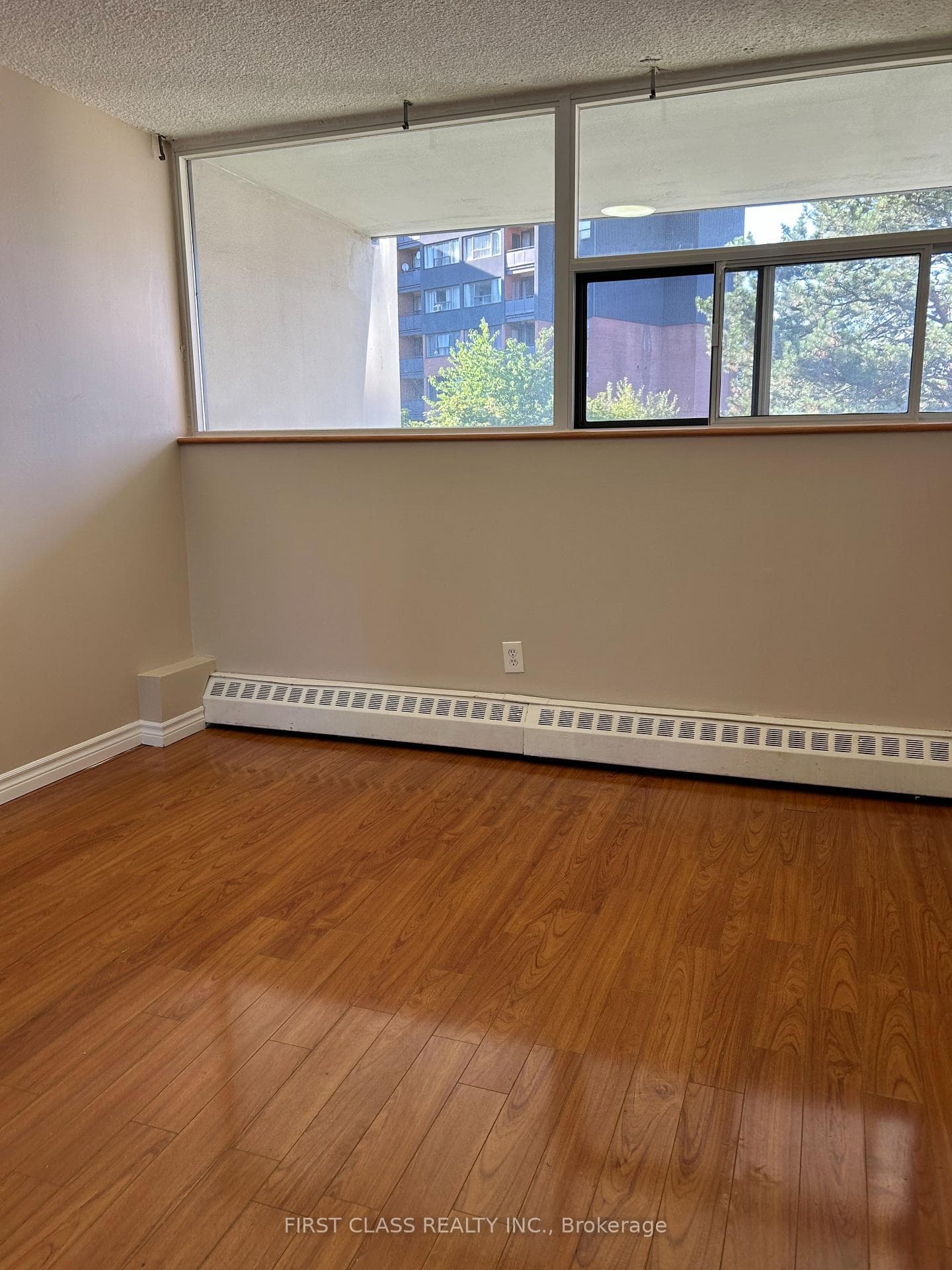 2121 Roche Court Unit 106 photo 18