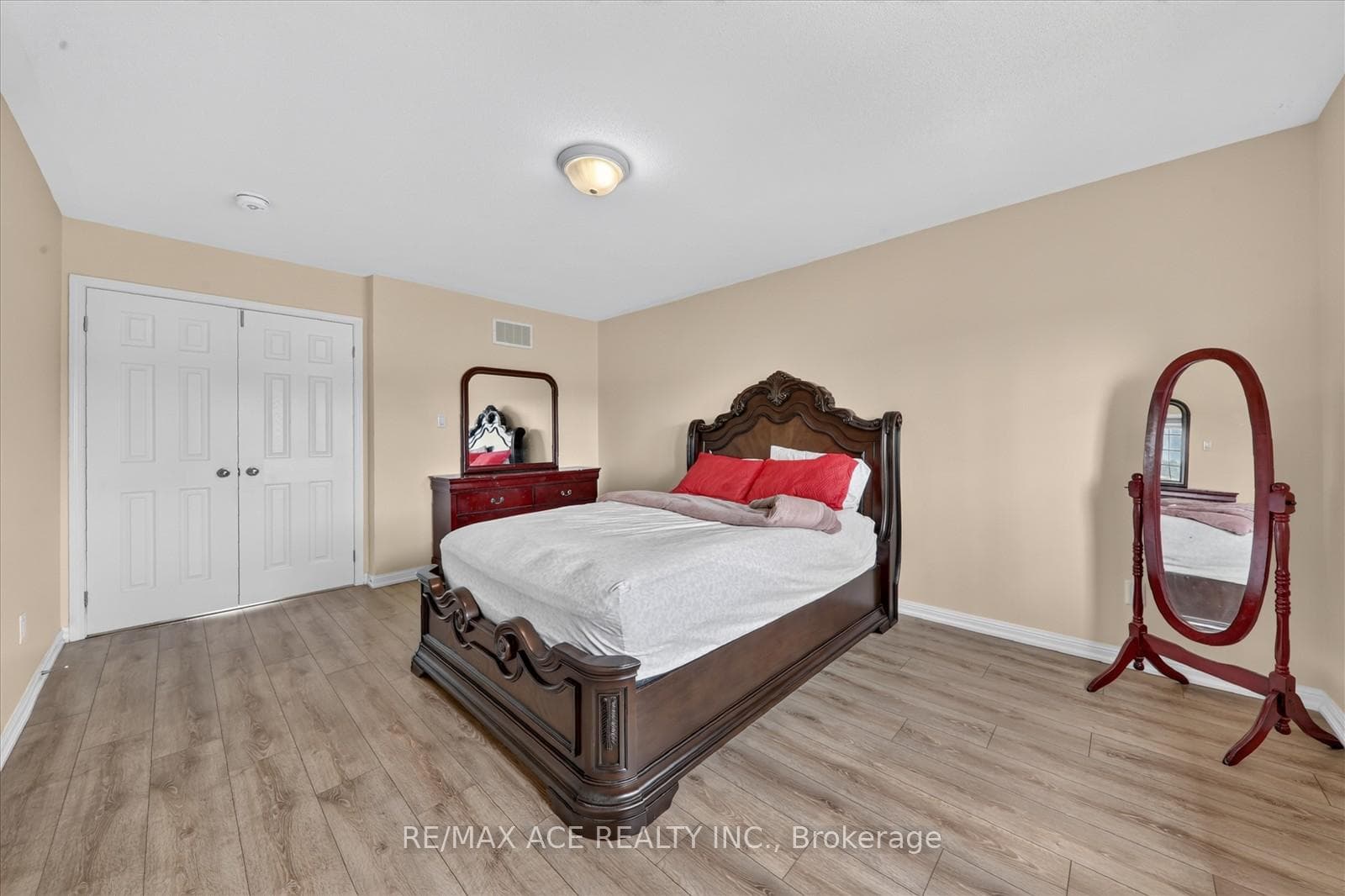 28 Hurst Drive photo 22