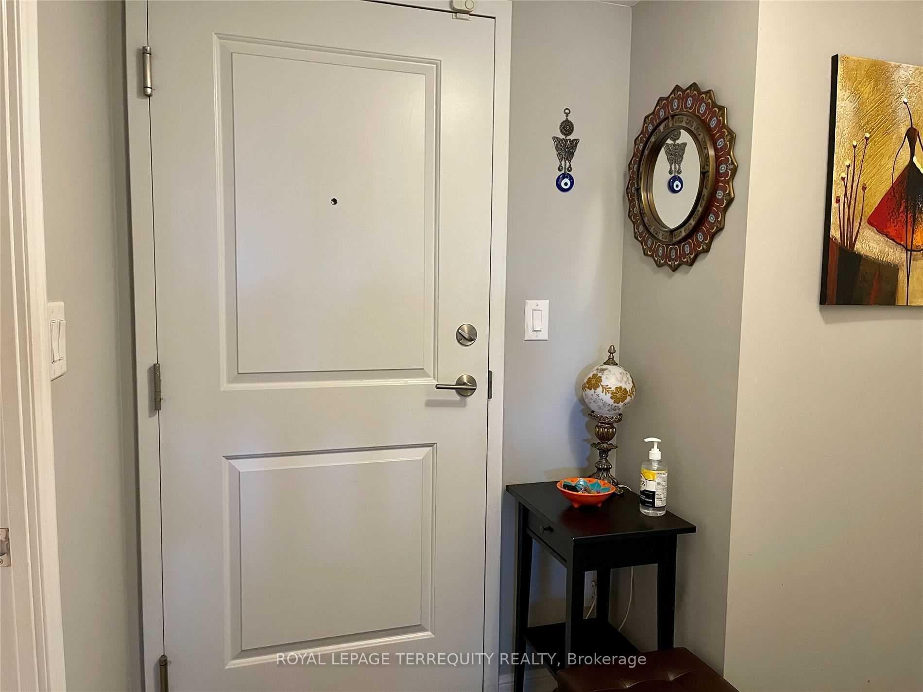 35 Bastion Street Unit 525 photo 2