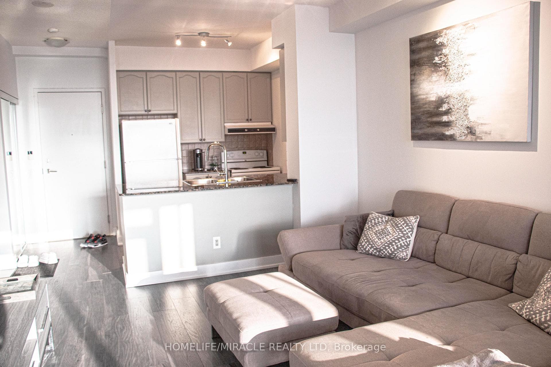 83 Borough Drive Unit 1302 photo 2