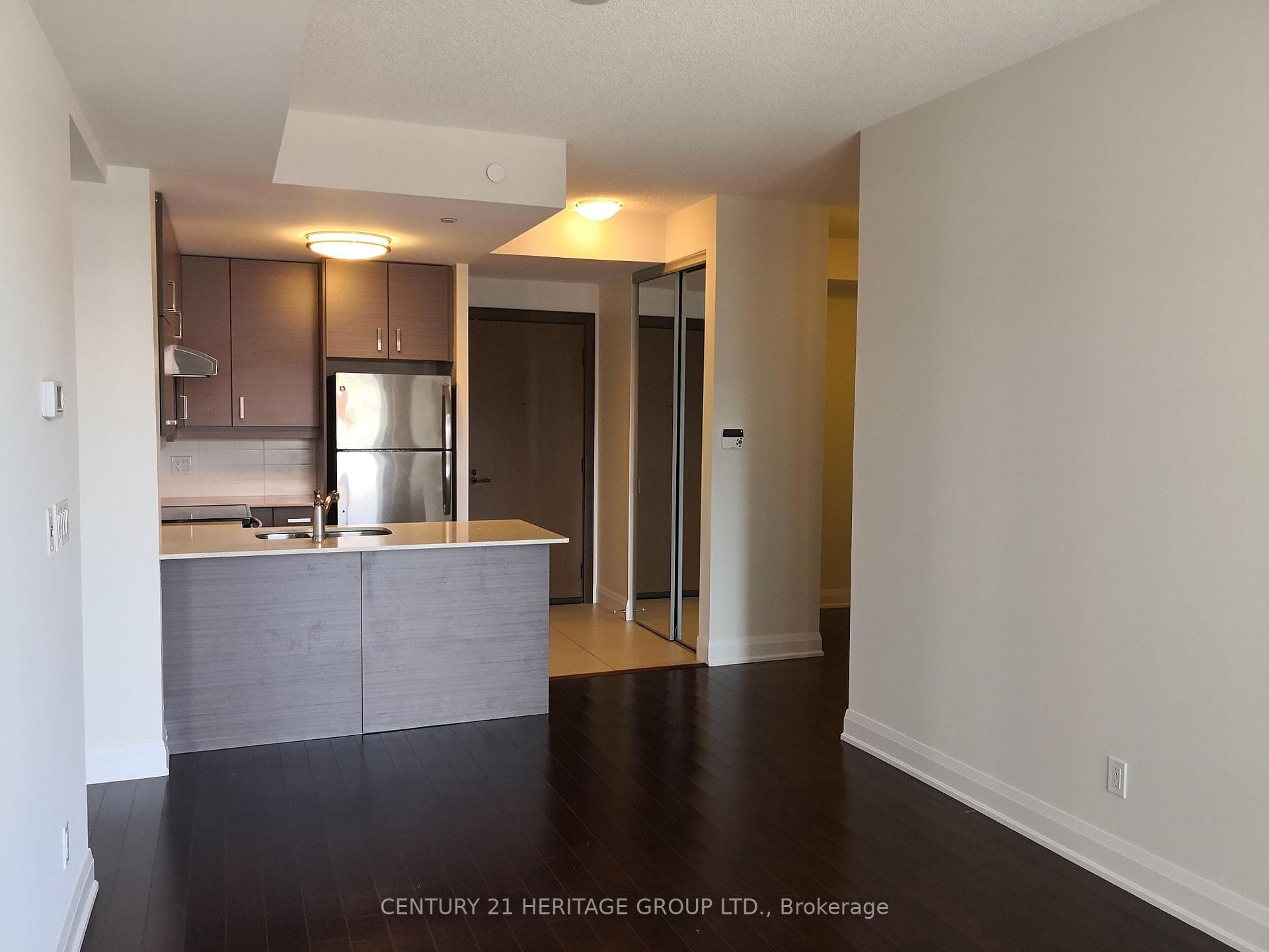 1 Uptown Drive Unit 605 photo 3
