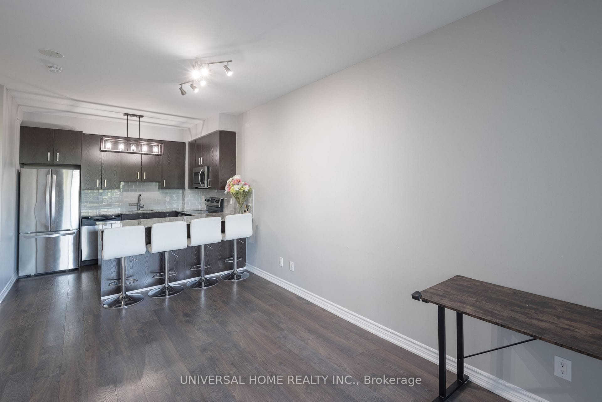 11611 YONGE Street Unit 206 photo 9