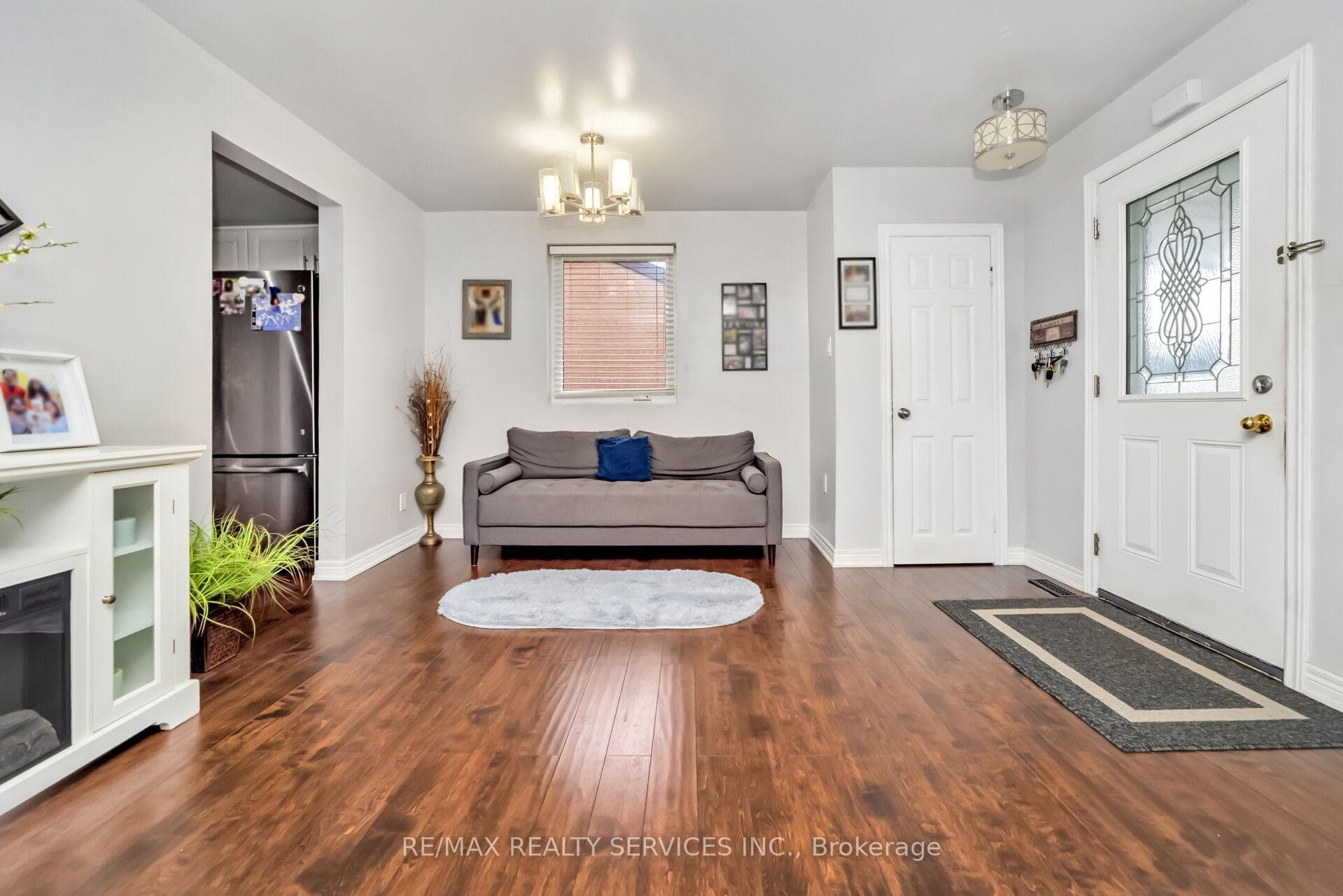 3287 Michaud Avenue photo 9