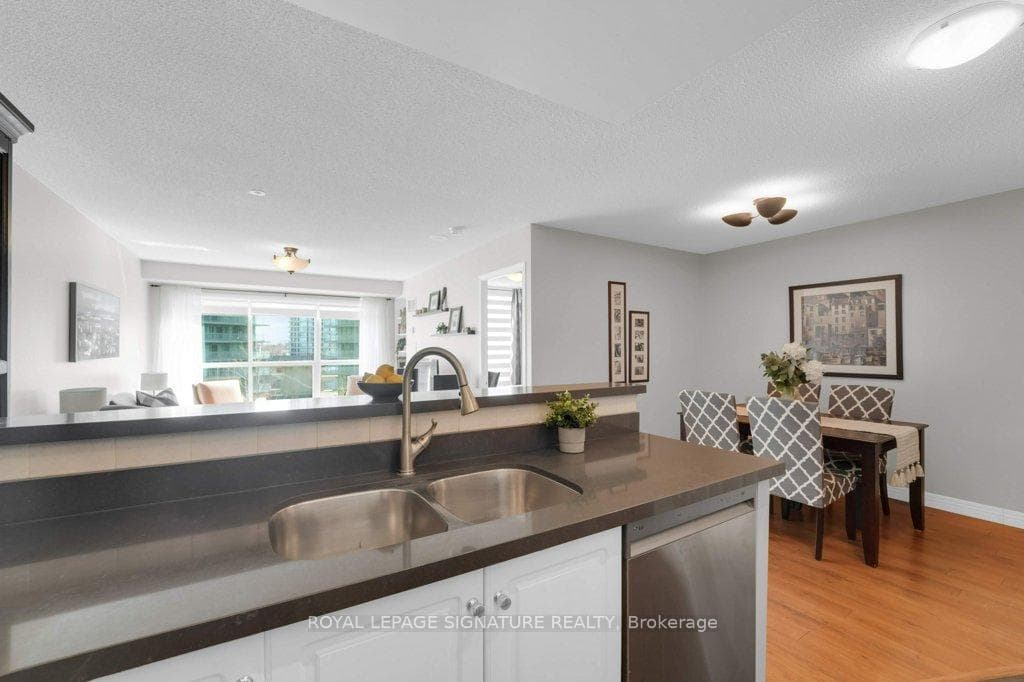 23 Lorraine Drive Unit 717 photo 13