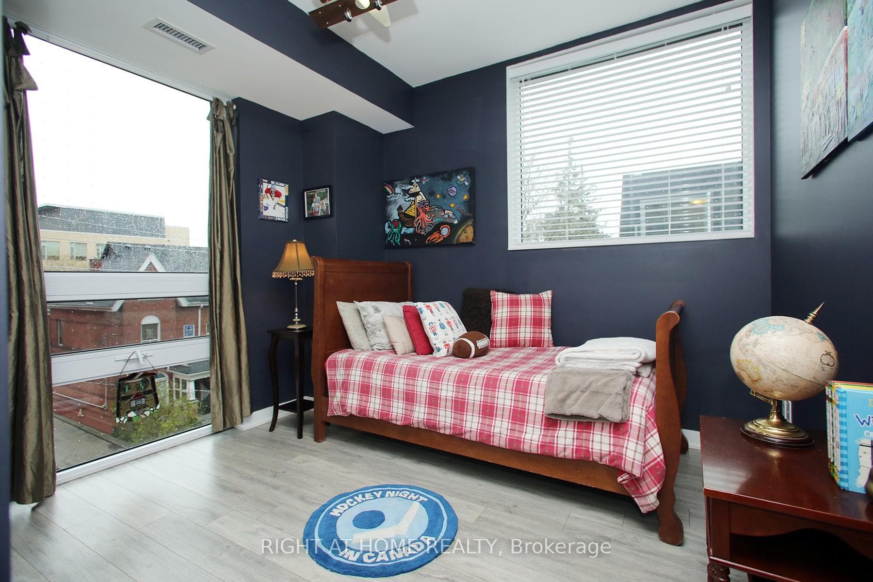 106 Dovercourt Road Unit 320 photo 12