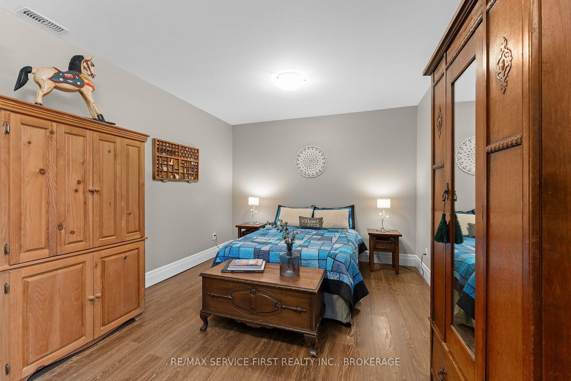 270 Pauline Tom Avenue photo 44