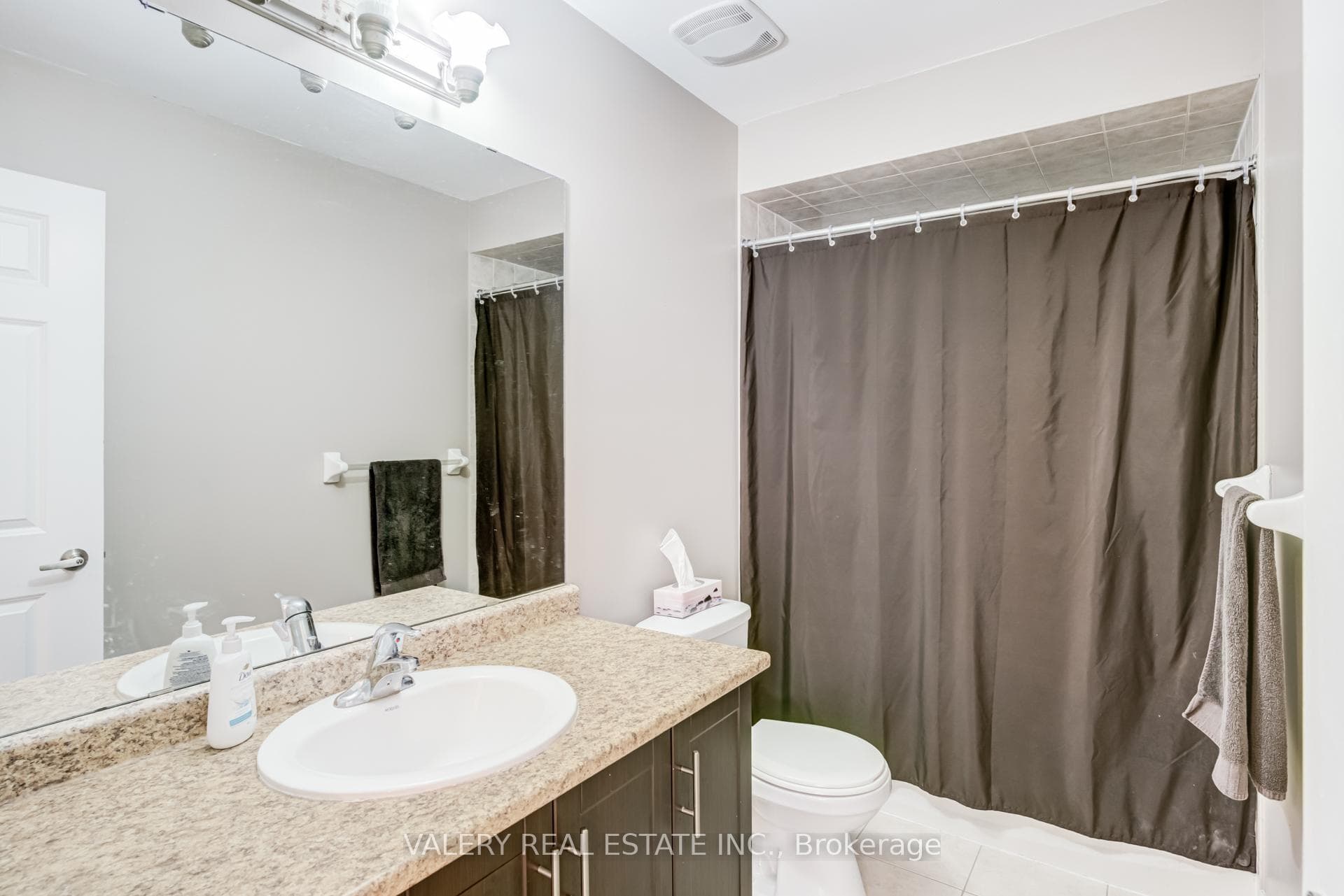 63 Bathgate Crescent photo 20