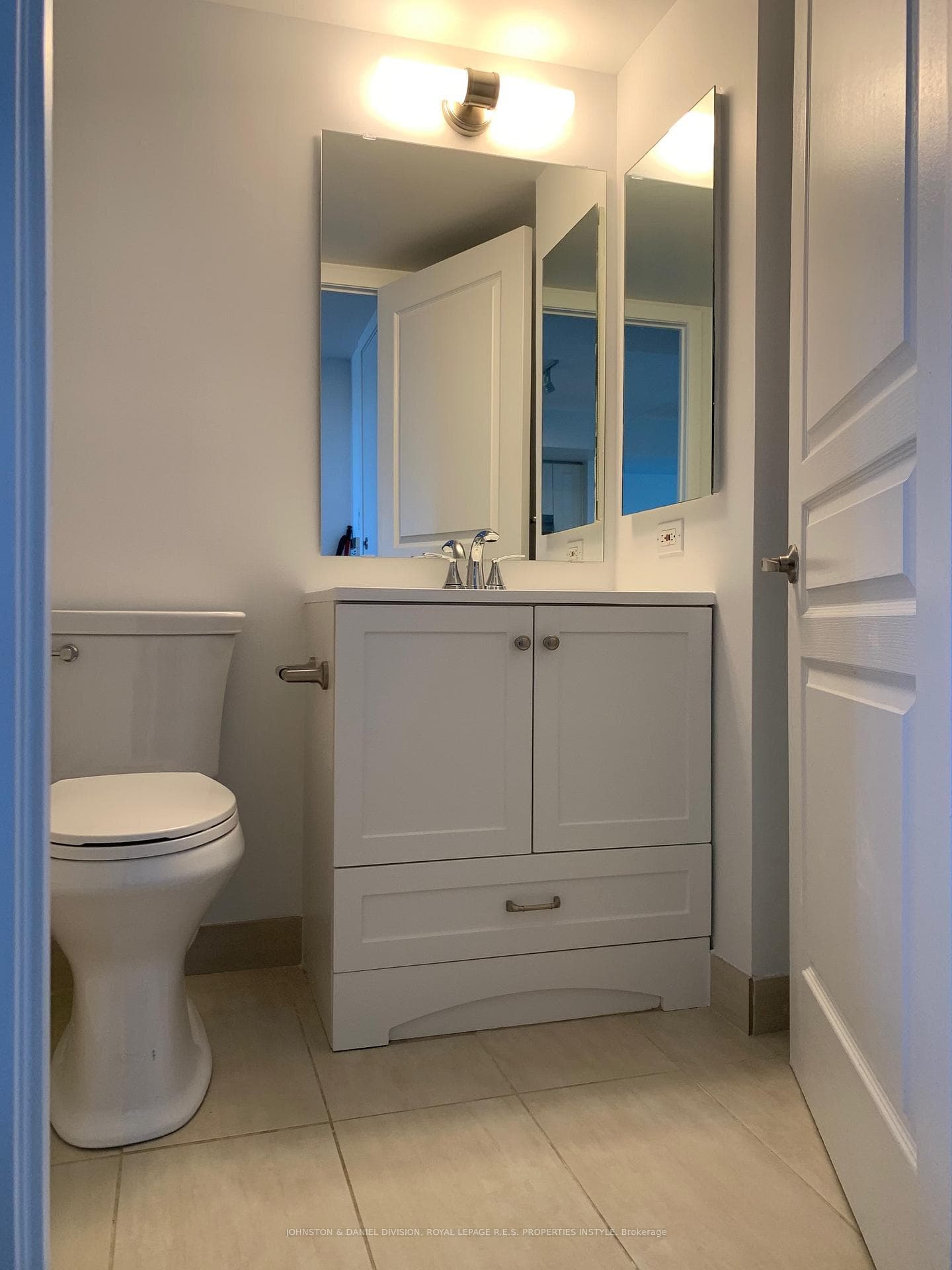 323 Richmond Street Unit 1214 photo 13