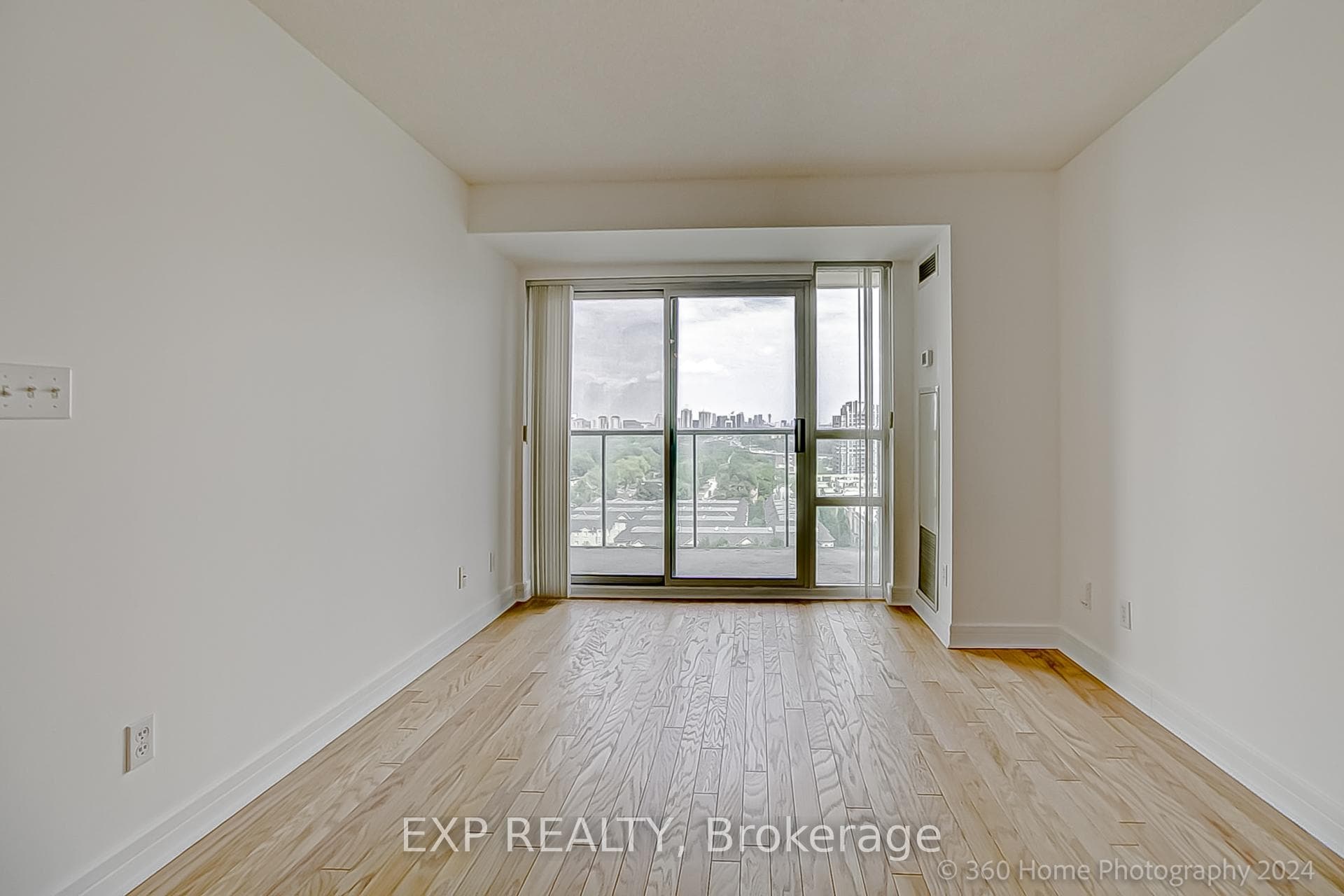 16 Harrison Garden Boulevard Unit 1409 photo 2