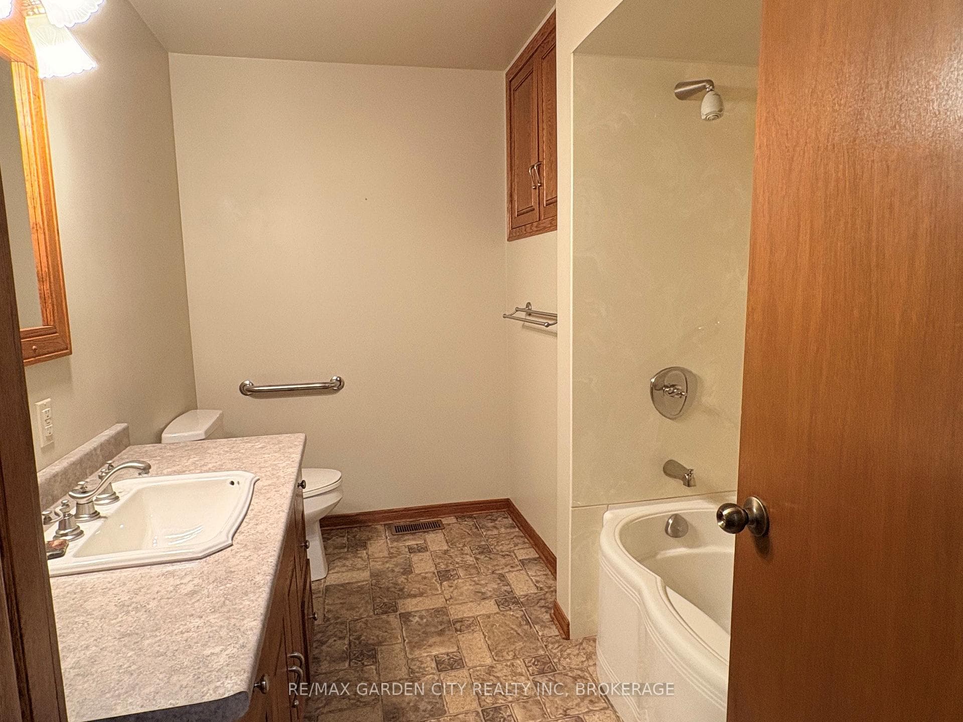 51 Bacon Lane photo 12