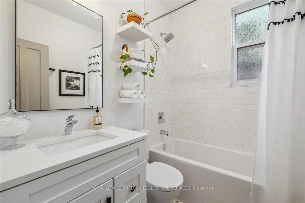 13 Reginald Street photo 16