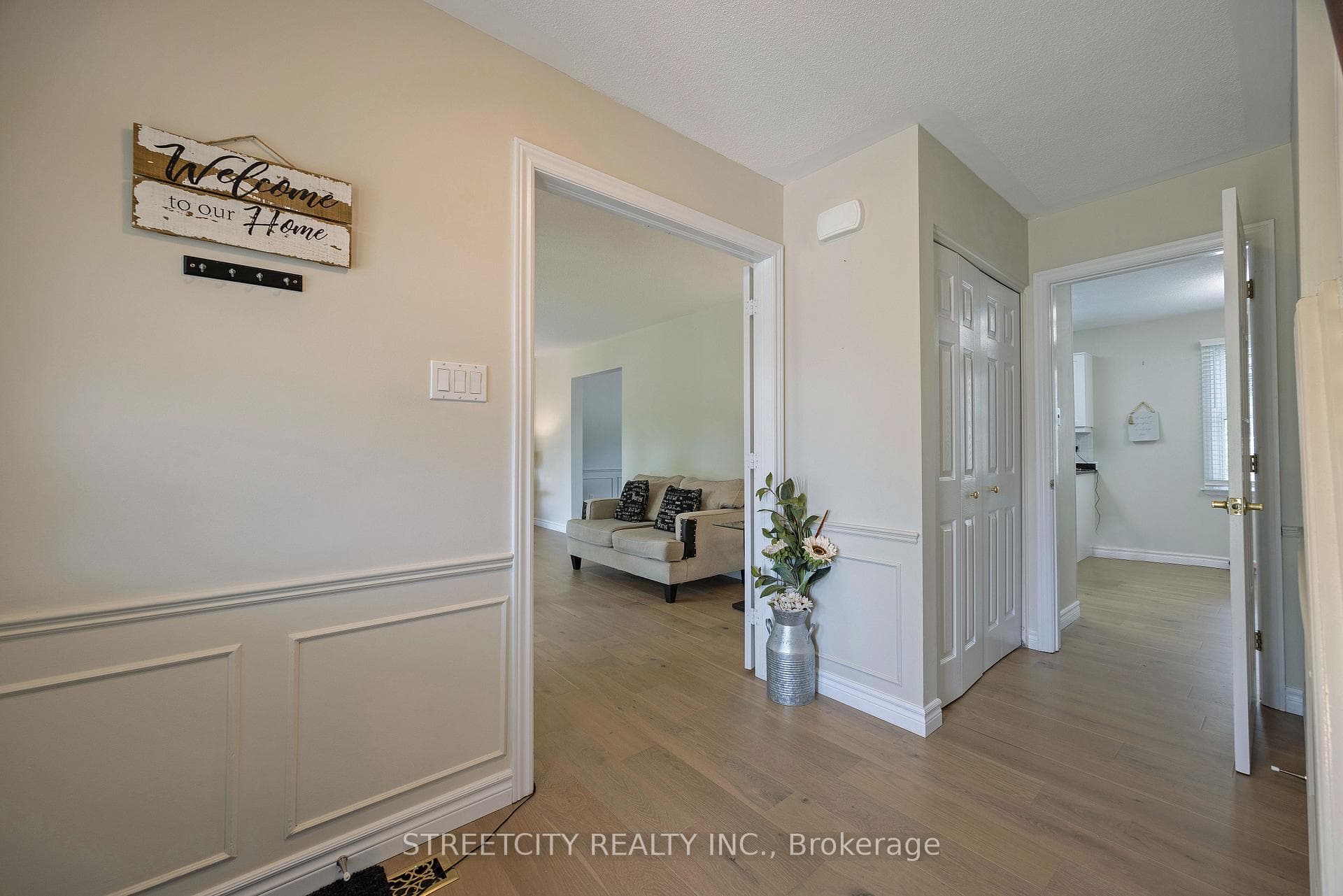 964 Farnham Road photo 4