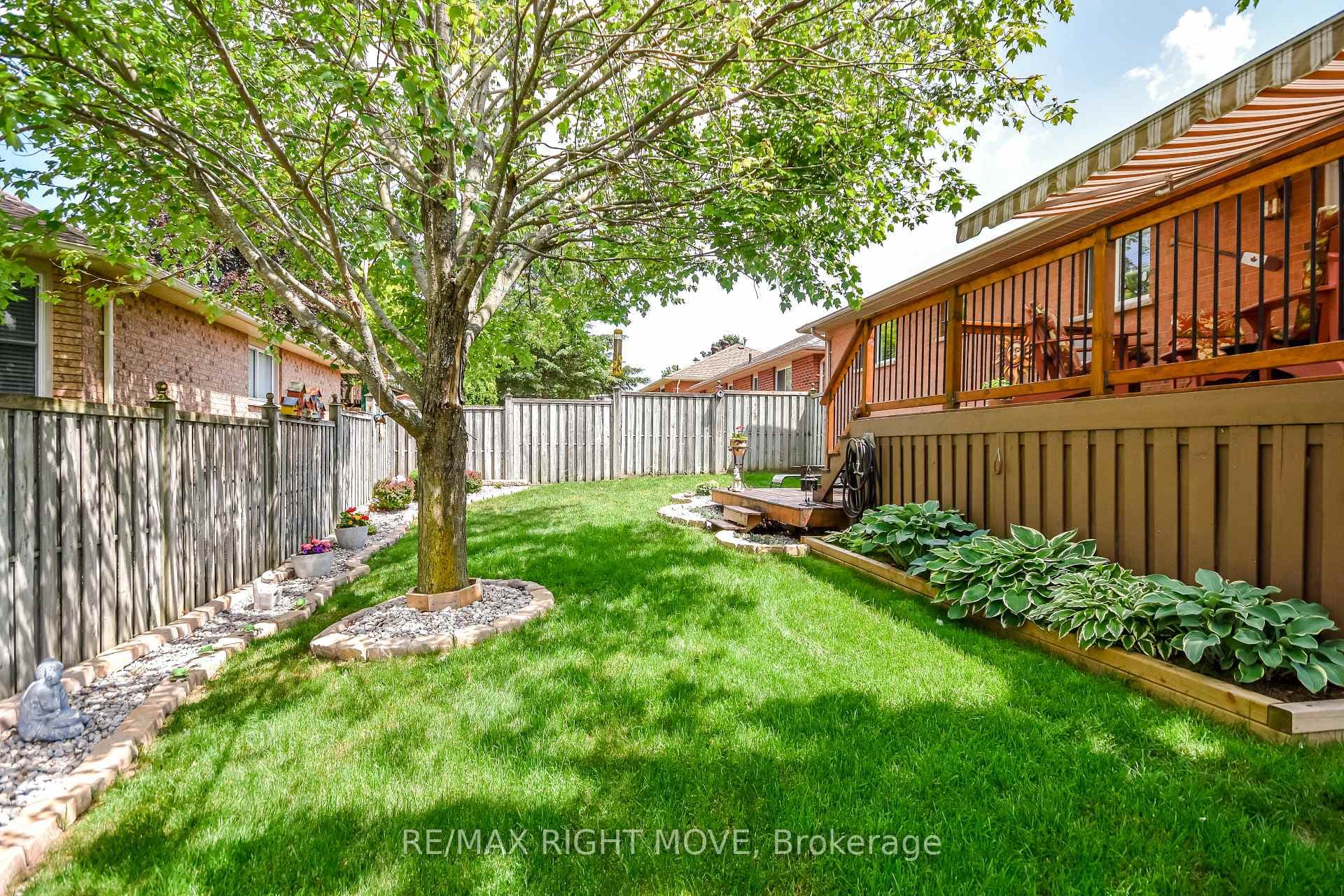 89 Carter Crescent photo 33
