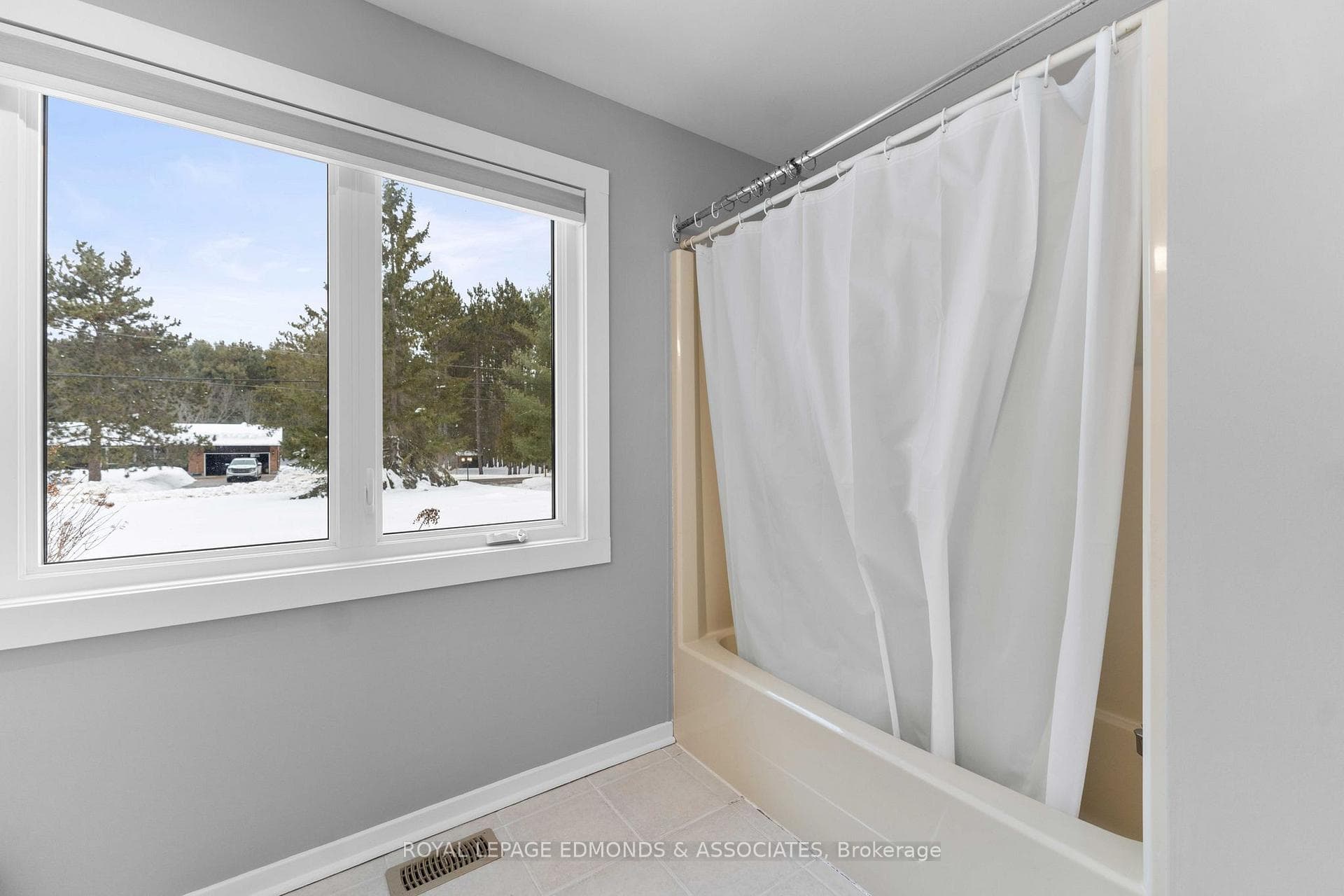 413 Black Bay Road photo 21