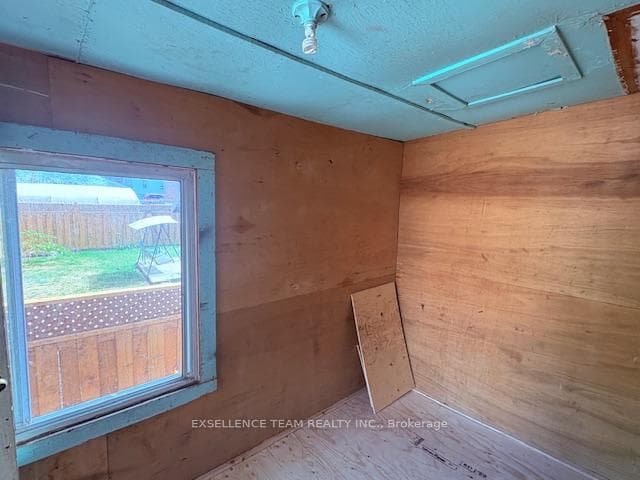 1 Menard Avenue photo 15