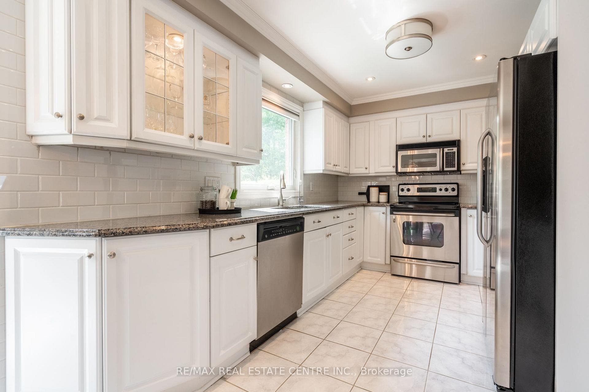 2050 Deer Run Avenue photo 9