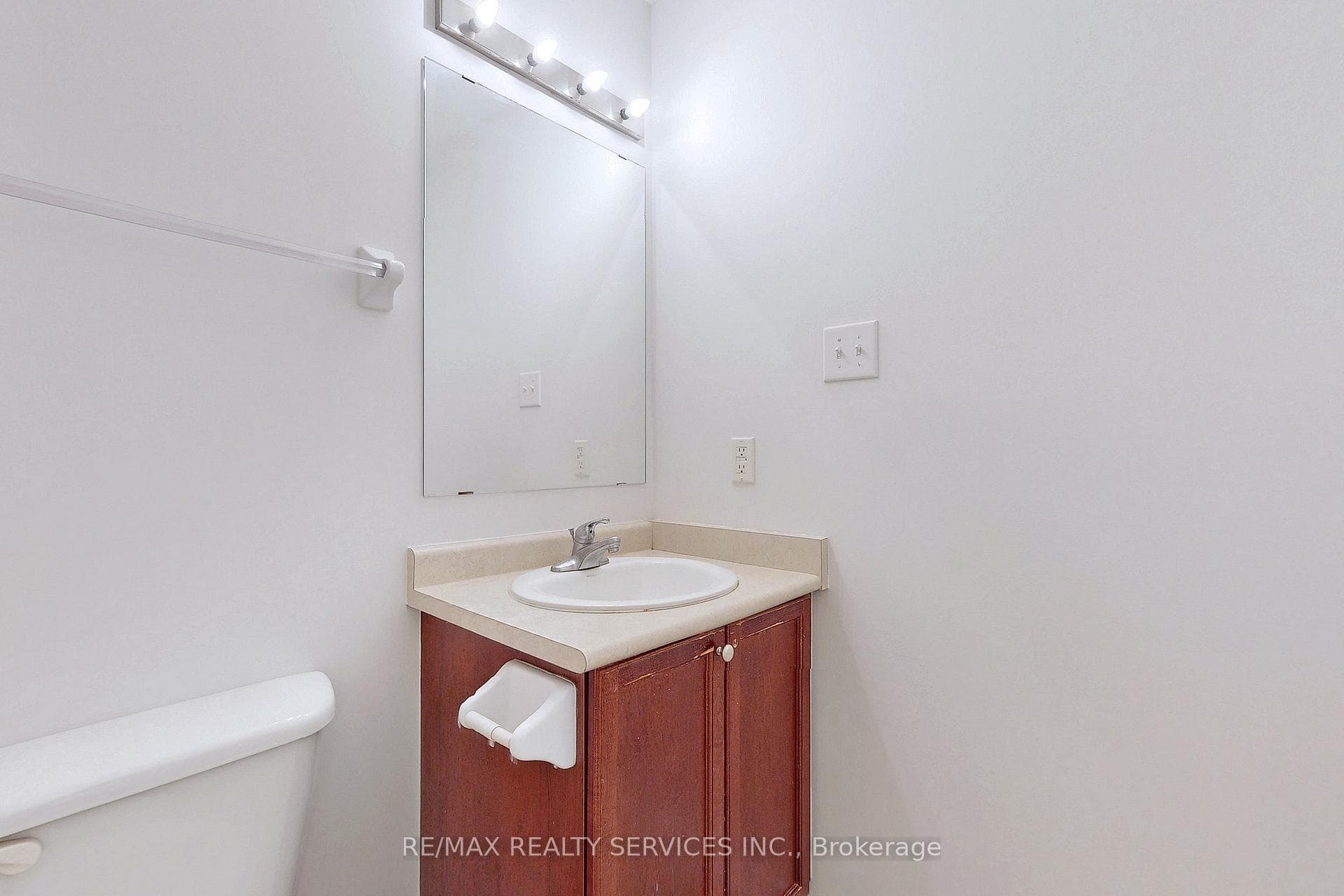 60 Fairwood Circle Unit 93 photo 24