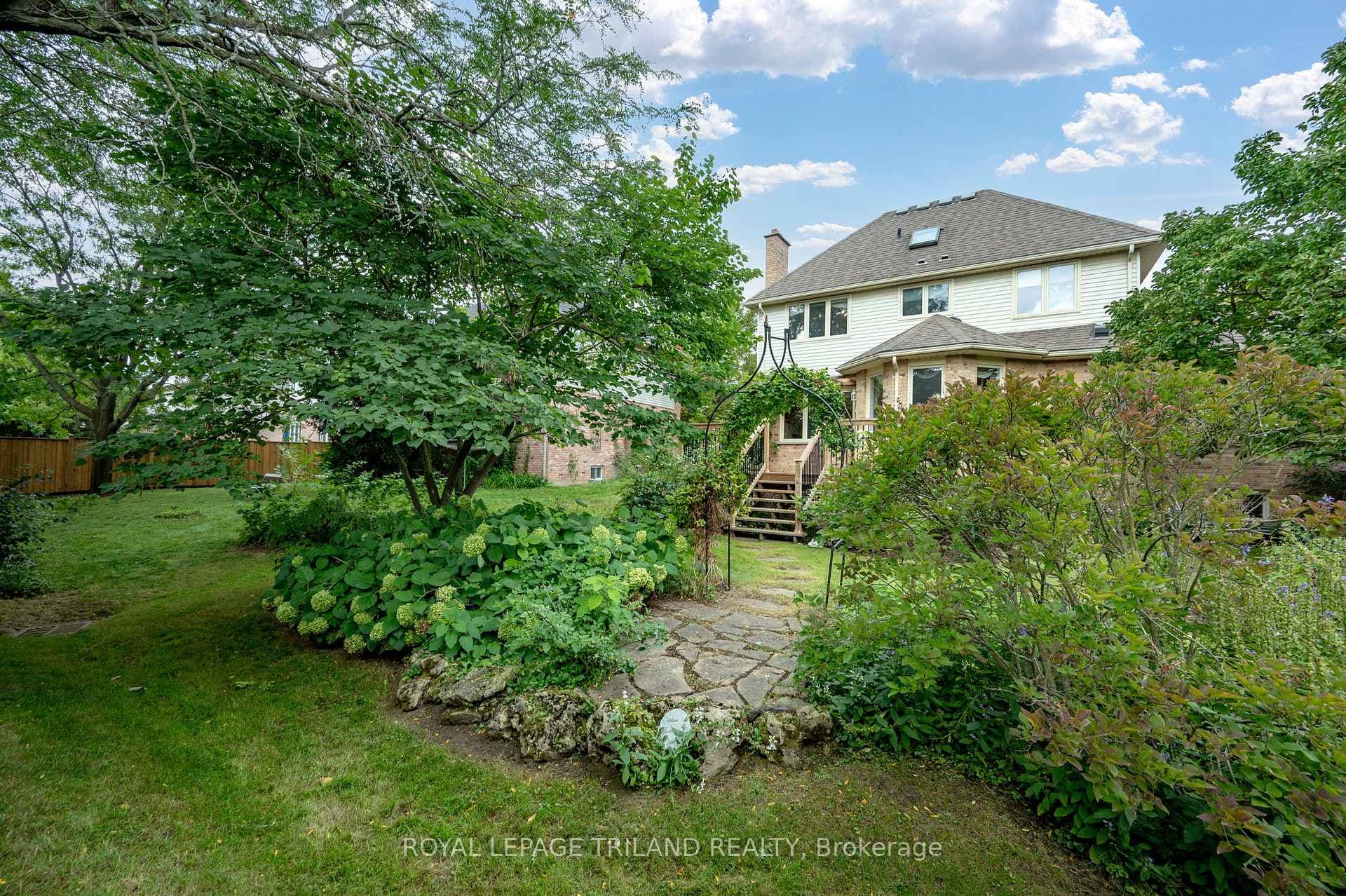 92 Robinson Lane photo 23