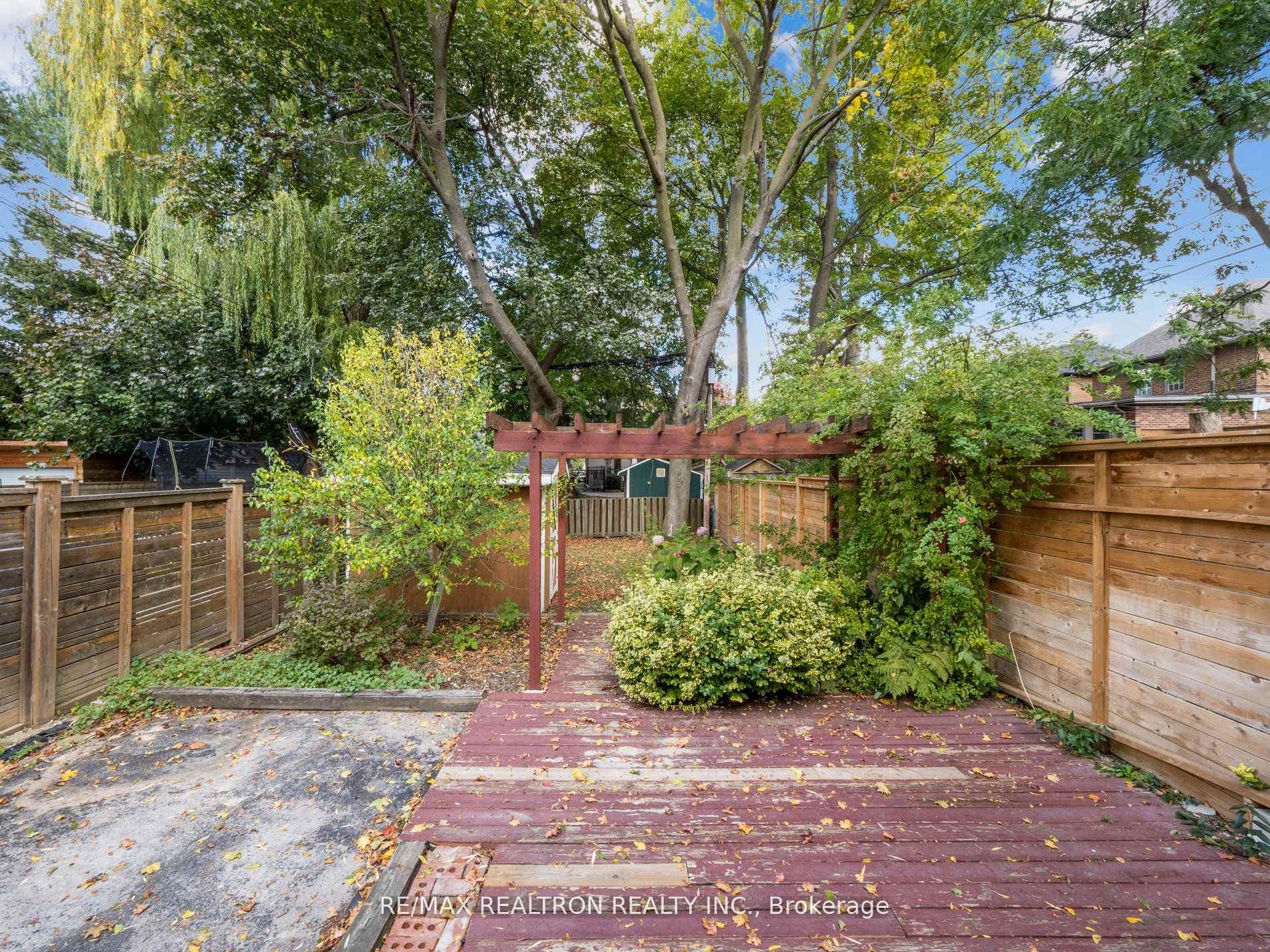 186 Wanless Avenue photo 39